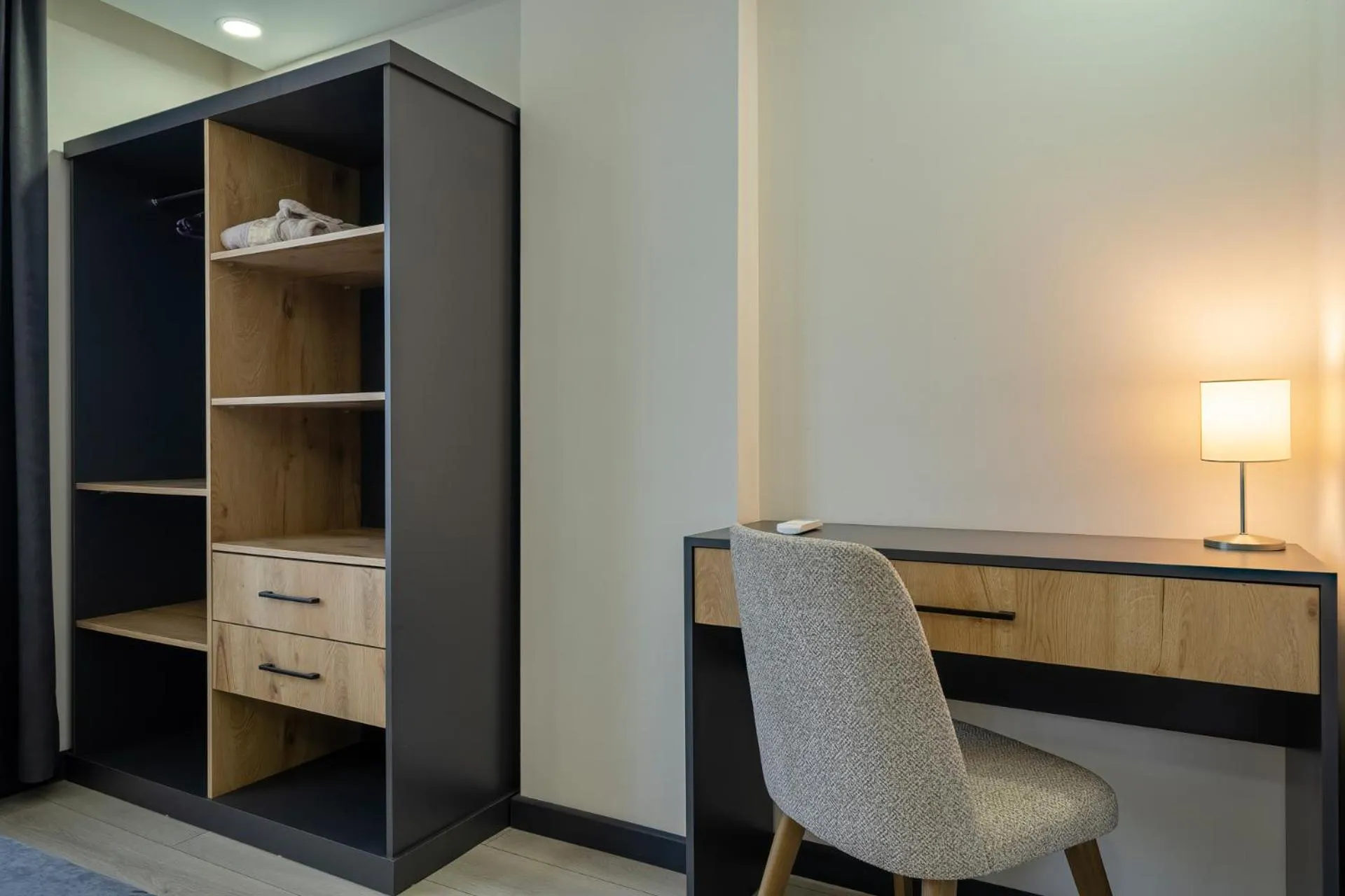 hair dresser in ELUXİO SUİTE HOTEL