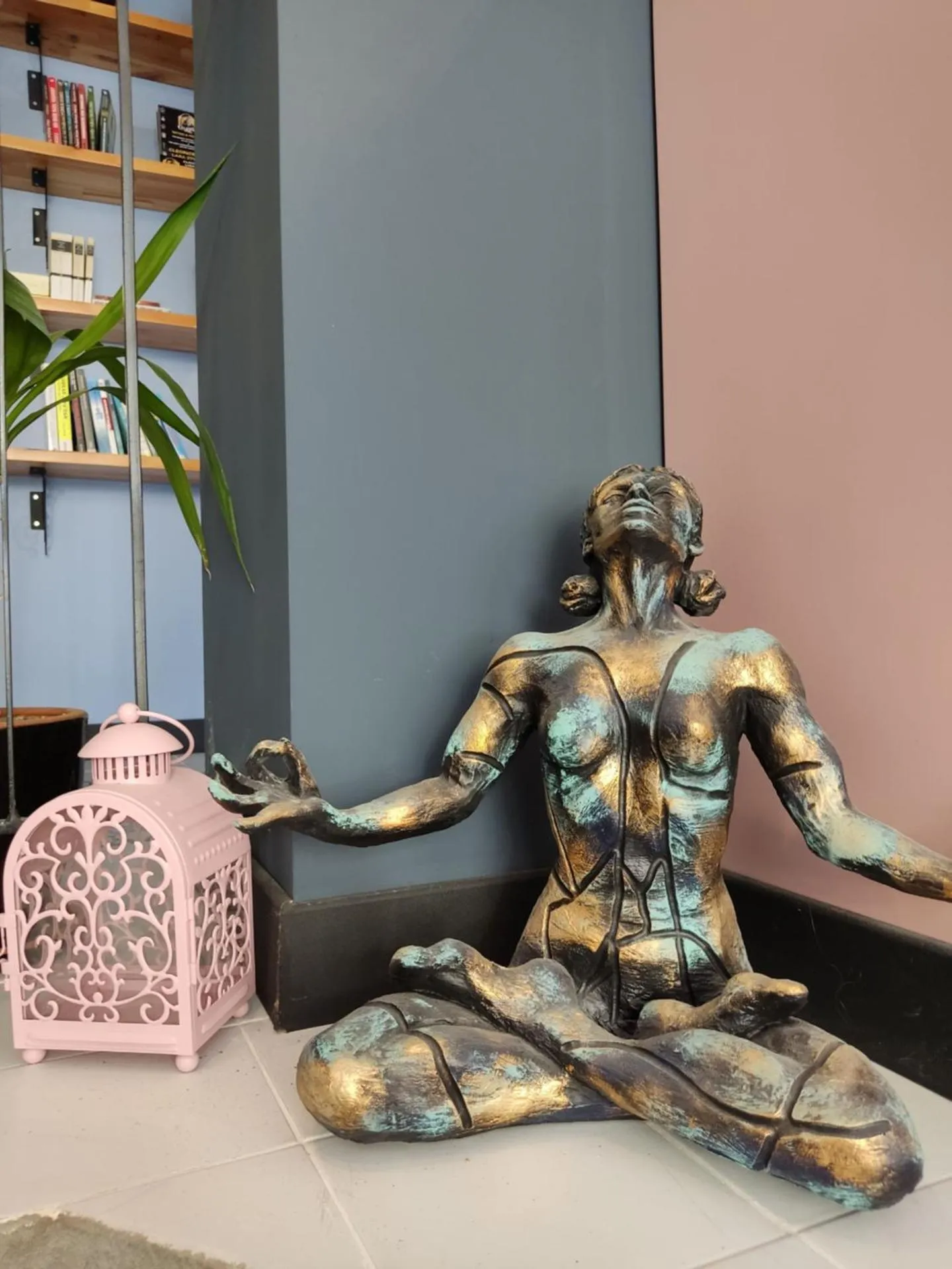 Decorative detail in ELUXİO SUİTE HOTEL