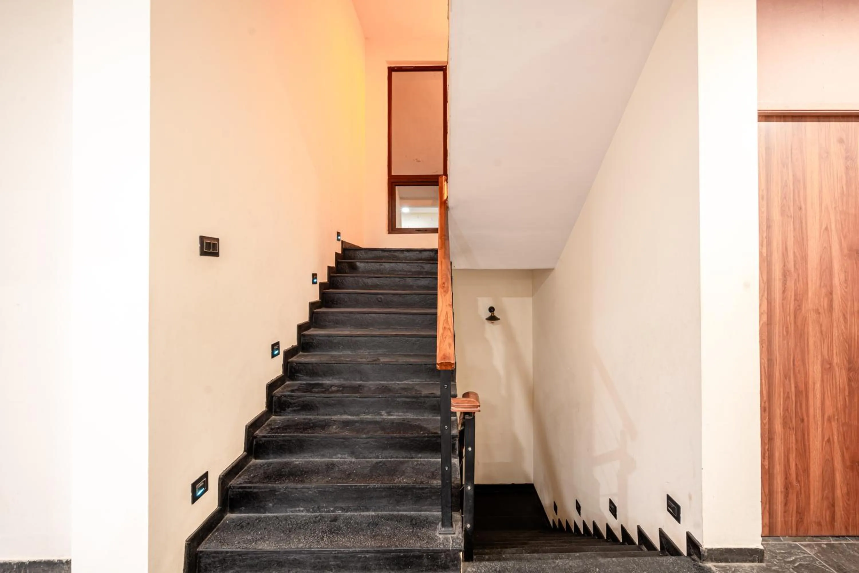 Lobby or reception in Treebo Premium The Memoir, Ramdaspeth