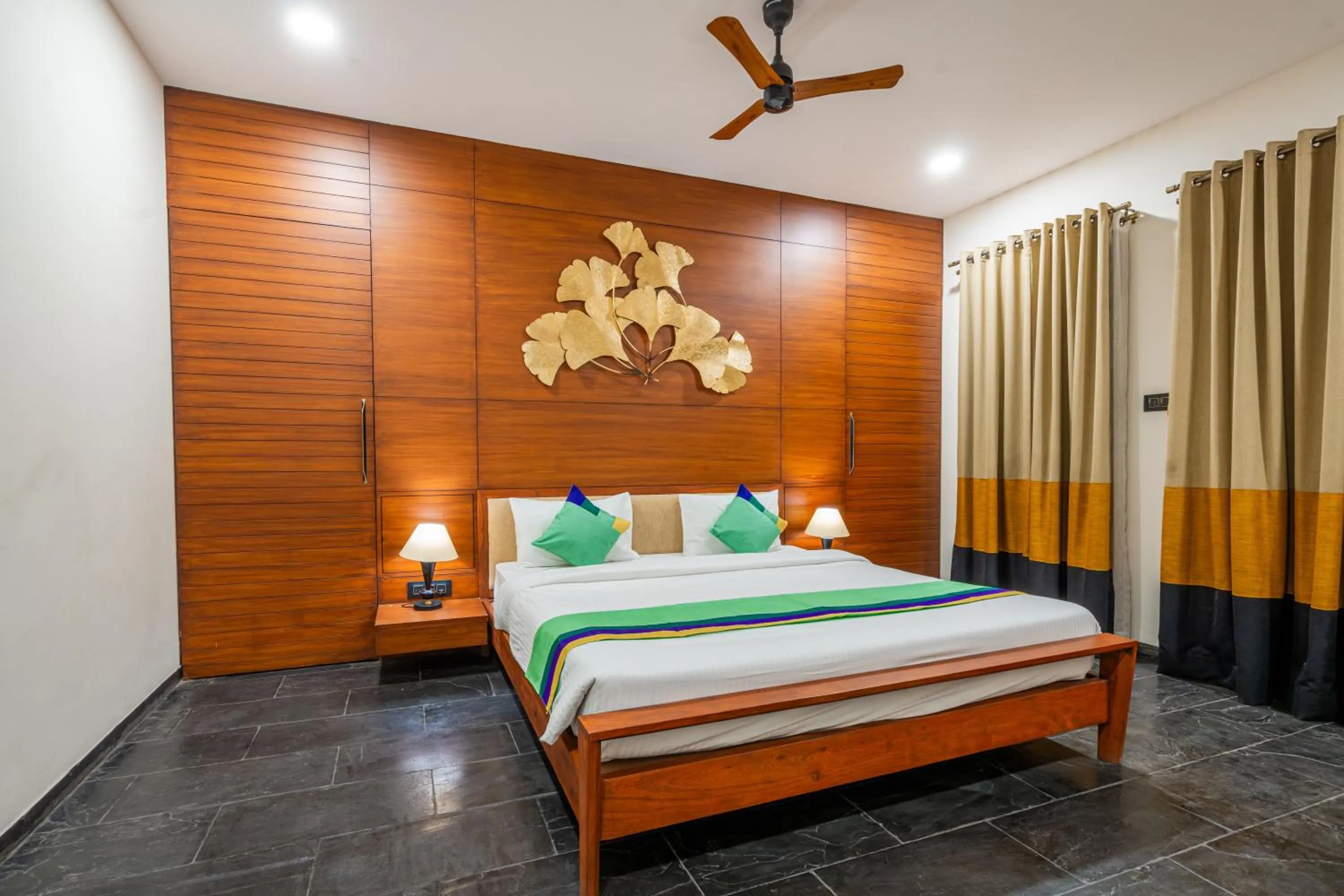 Bedroom, Bed in Treebo Premium The Memoir, Ramdaspeth