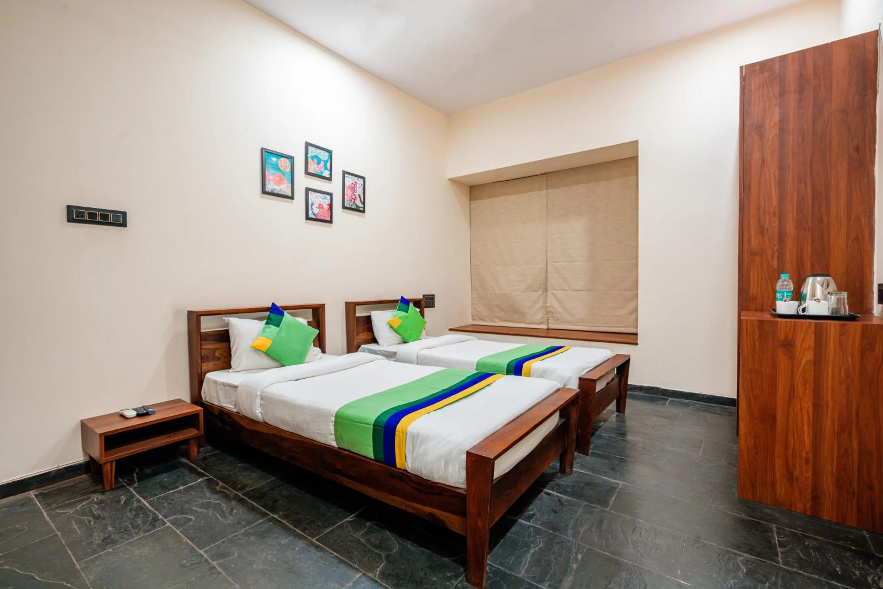 Bedroom, Bed in Treebo Premium The Memoir, Ramdaspeth