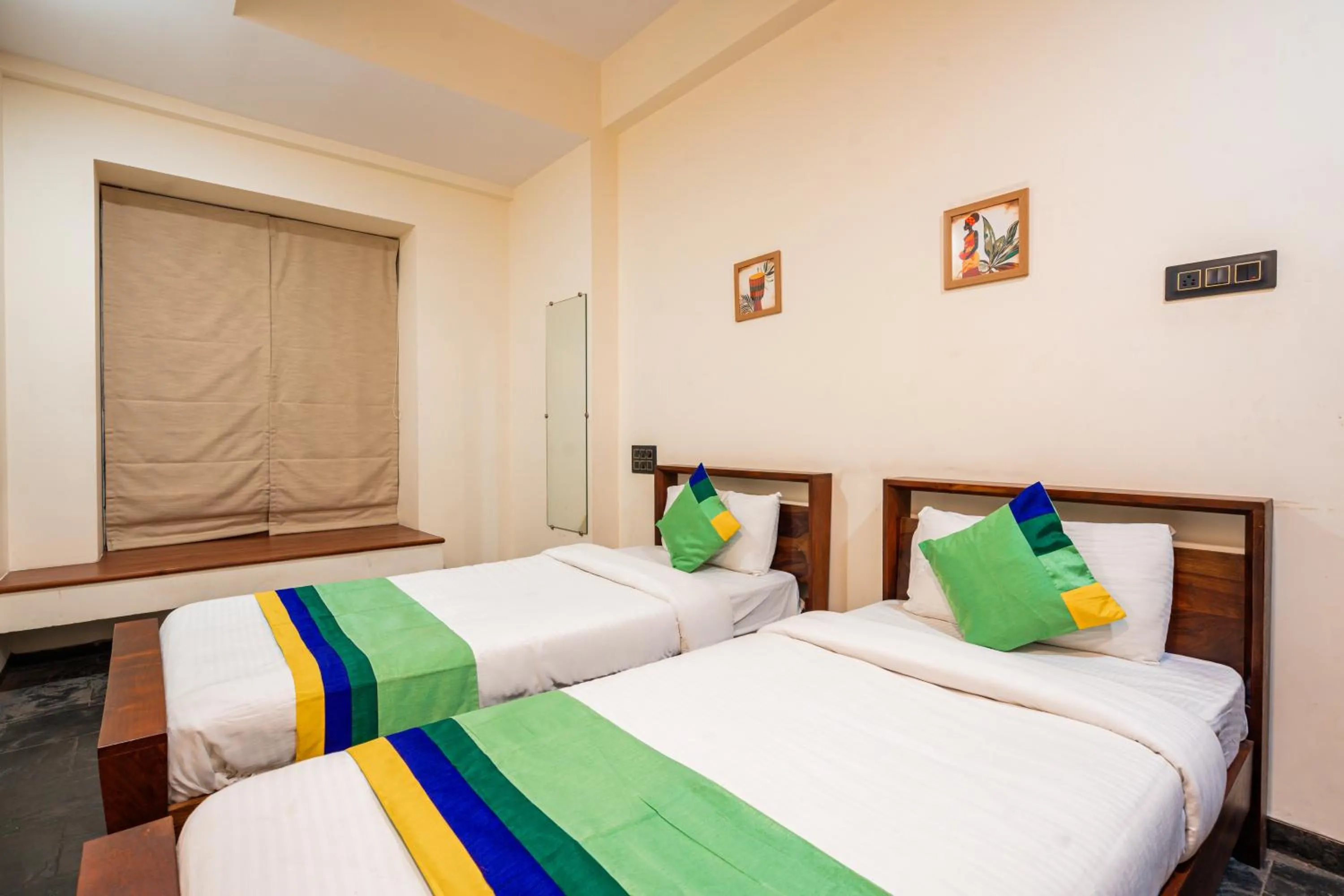 Bedroom, Bed in Treebo Premium The Memoir, Ramdaspeth