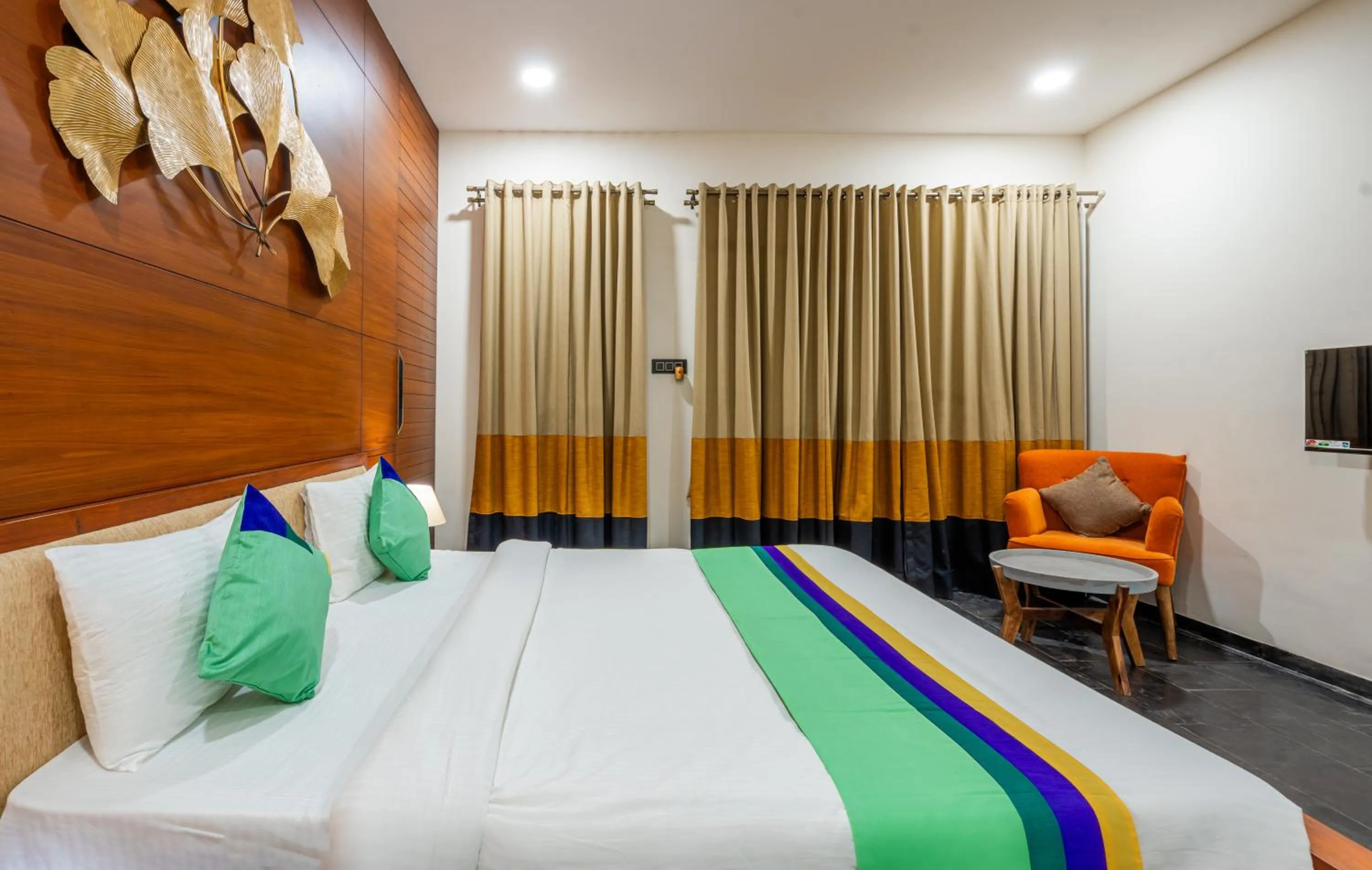 Bedroom, Bed in Treebo Premium The Memoir, Ramdaspeth