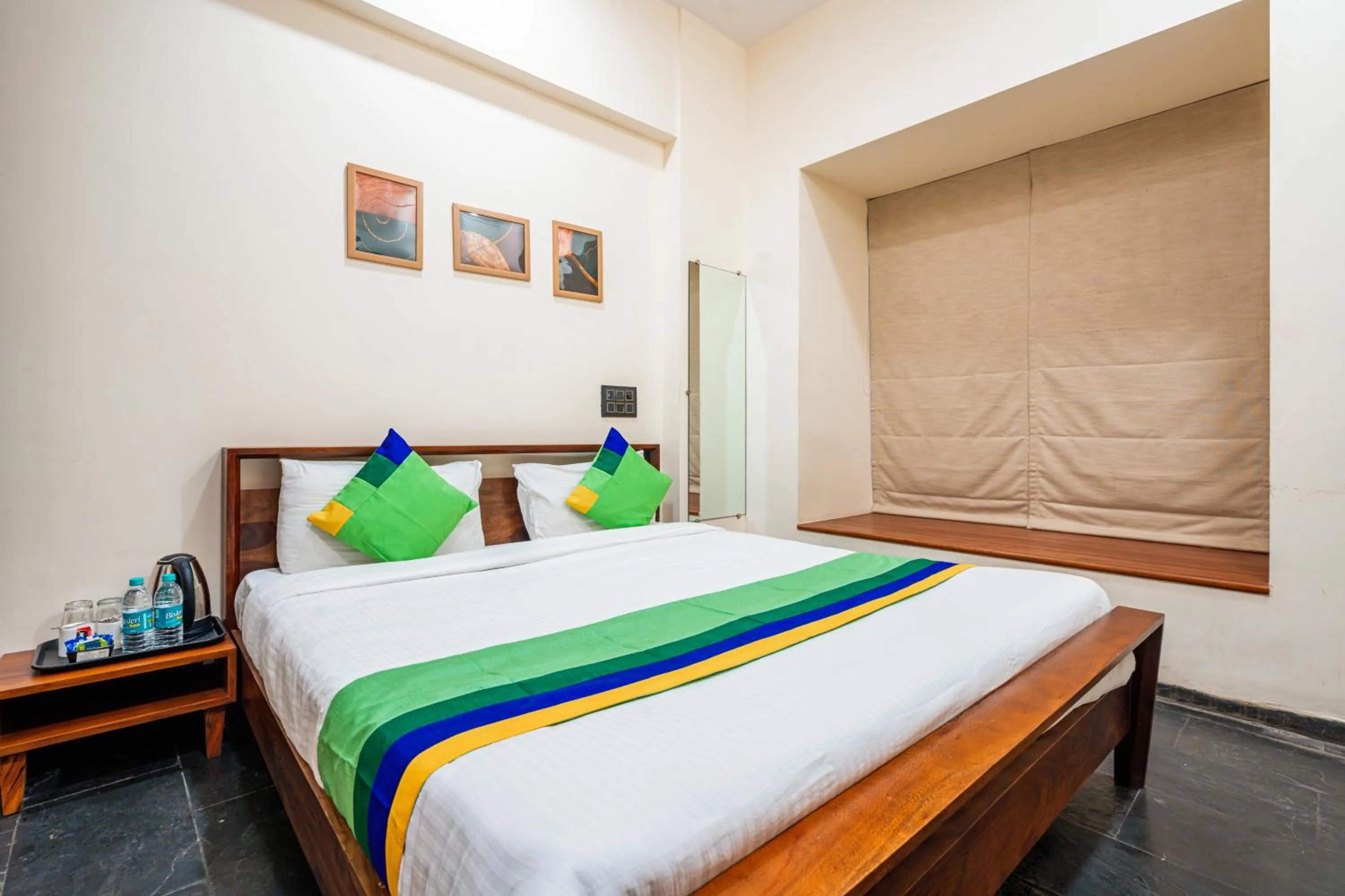 Bedroom, Bed in Treebo Premium The Memoir, Ramdaspeth