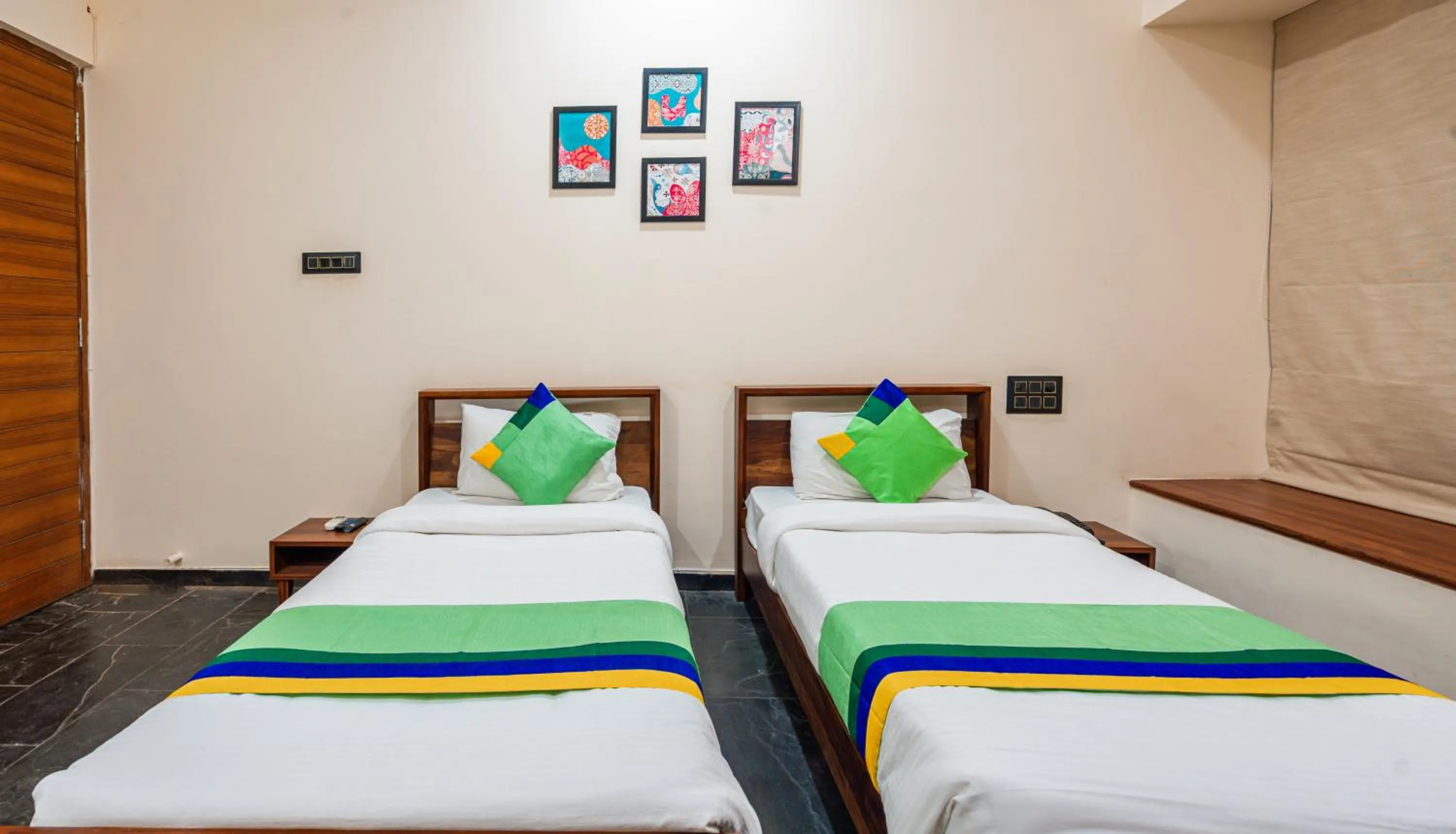 Bedroom, Bed in Treebo Premium The Memoir, Ramdaspeth