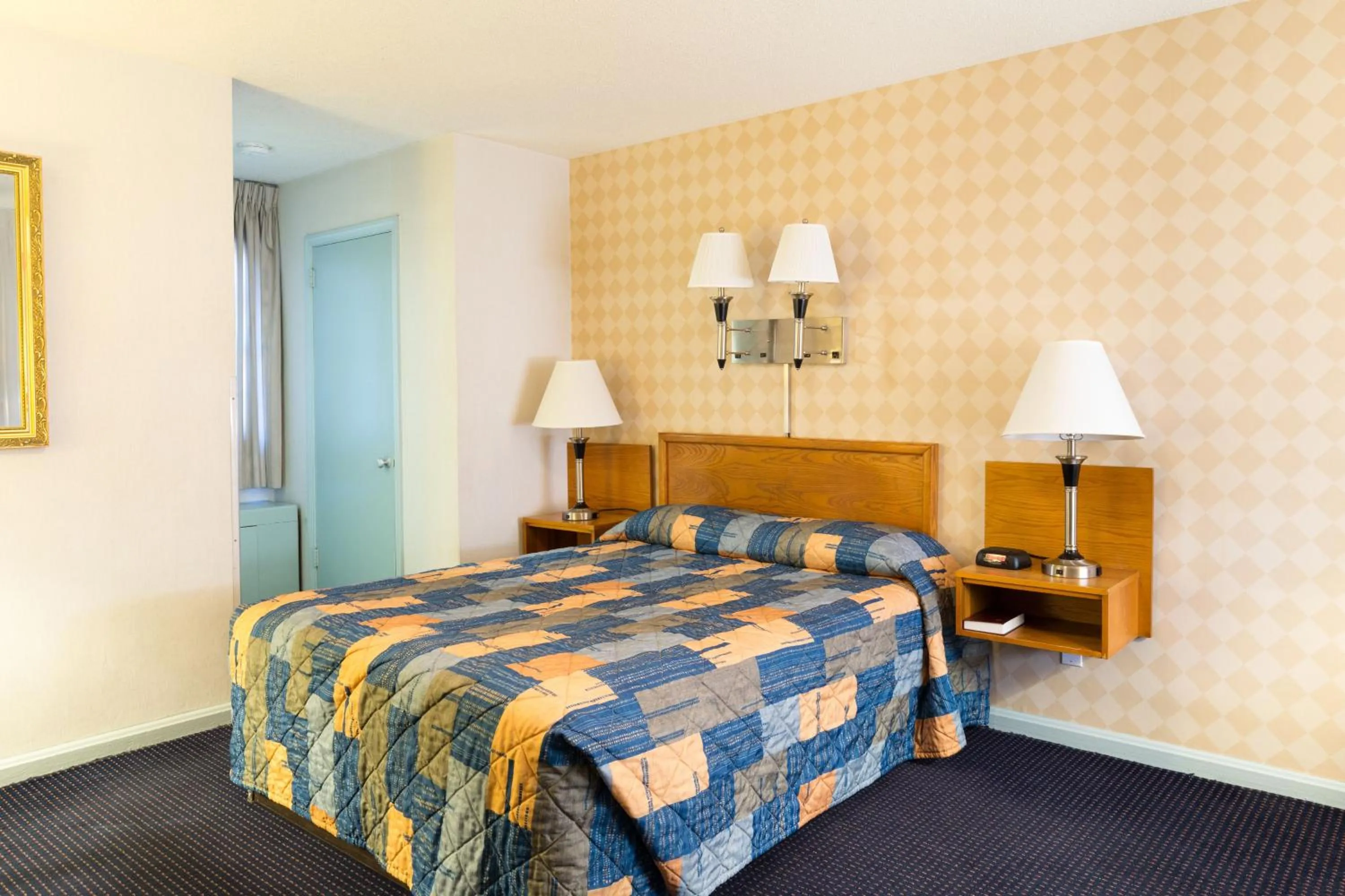 Bed in Budget Host Alexandria