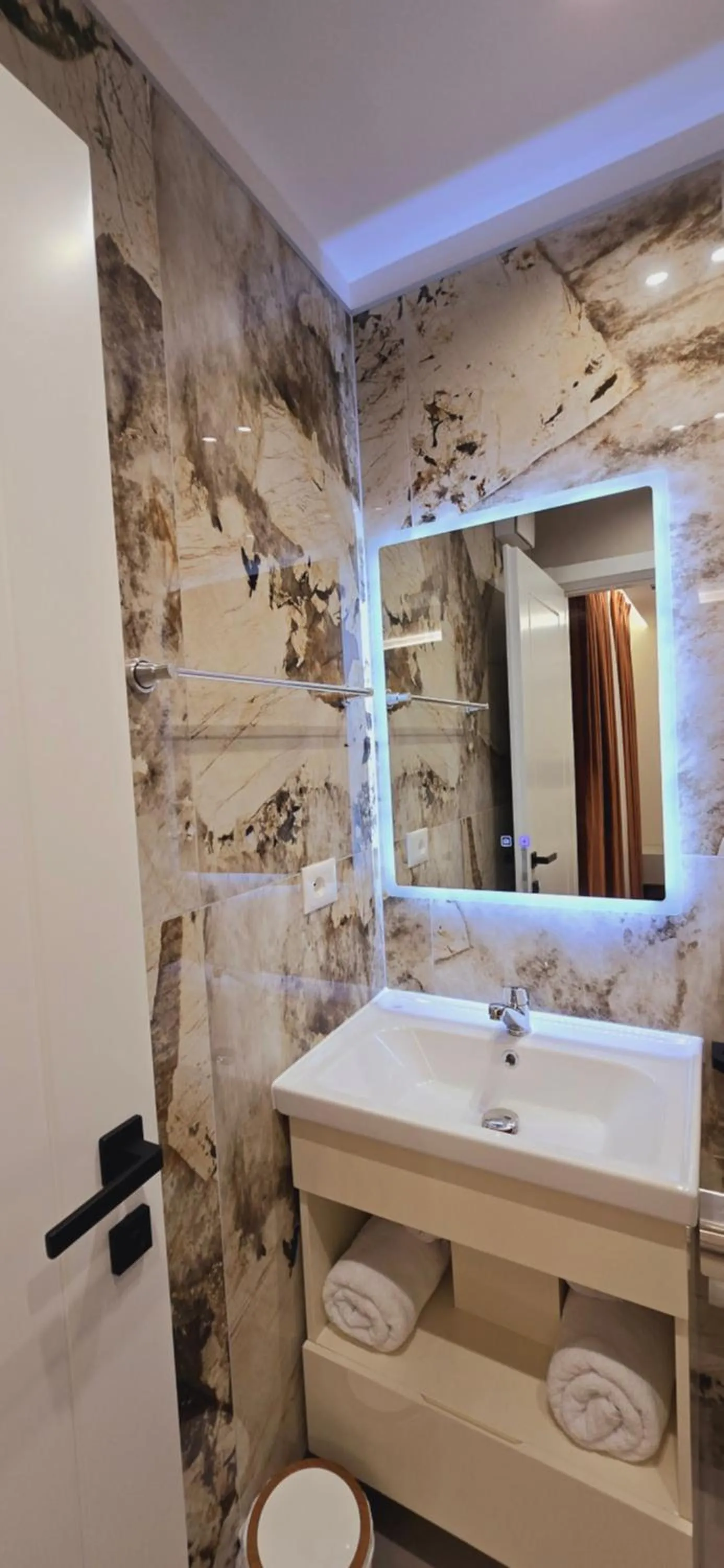 Shower in Arkle Apartments 2