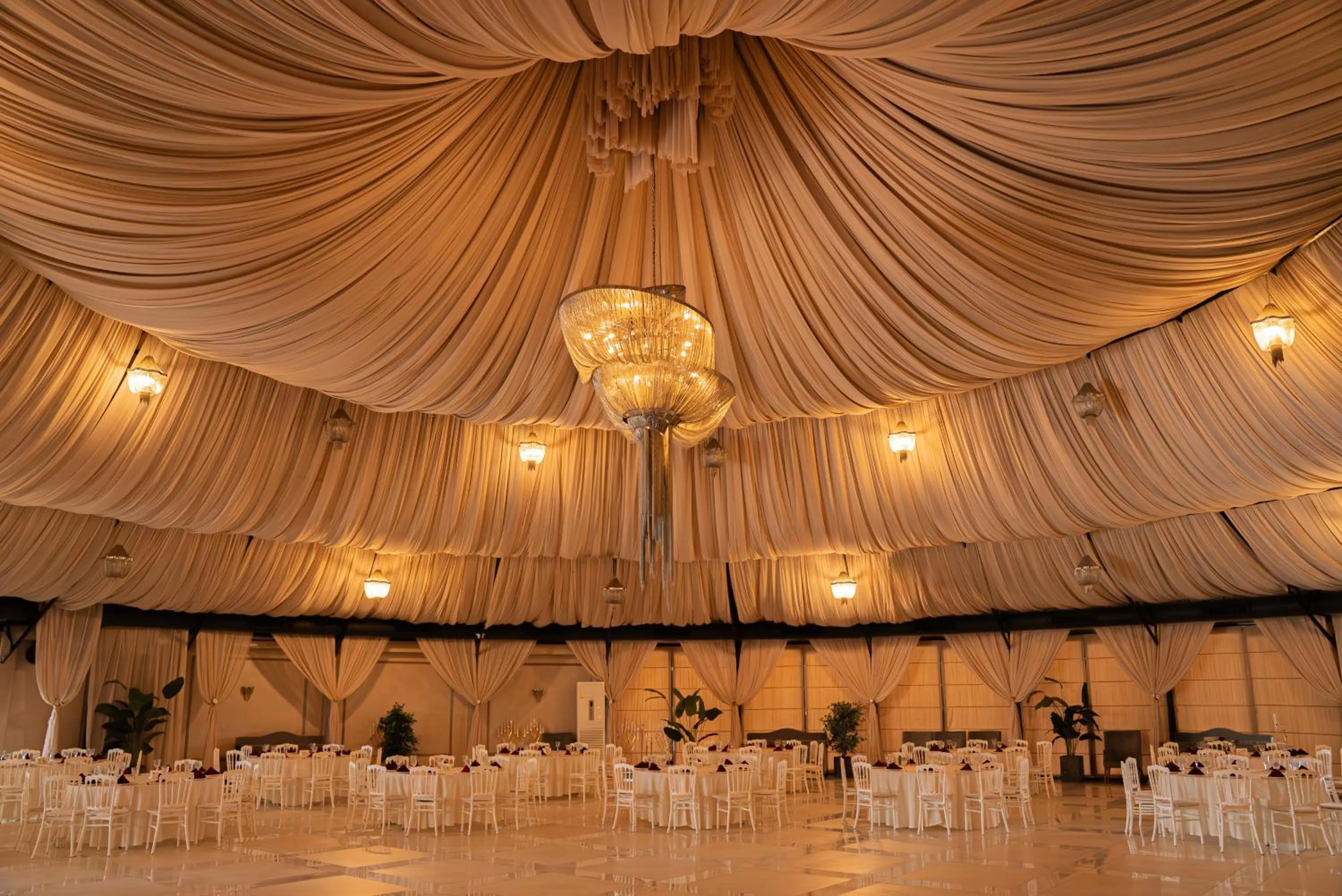 Restaurant/places to eat in Gori Inn