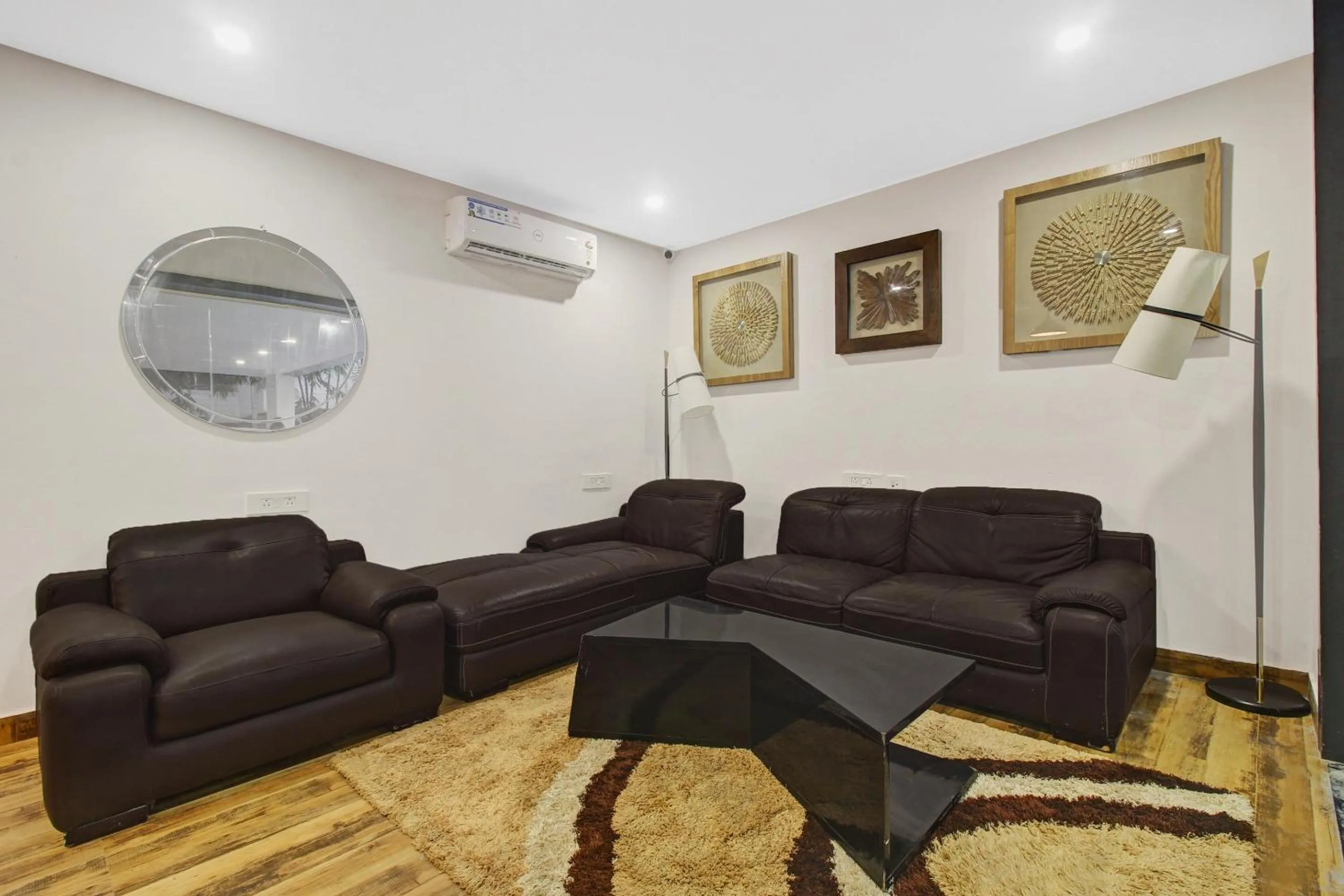 Lobby or reception in Super Townhouse OAK Hitec City Near Image Hospital