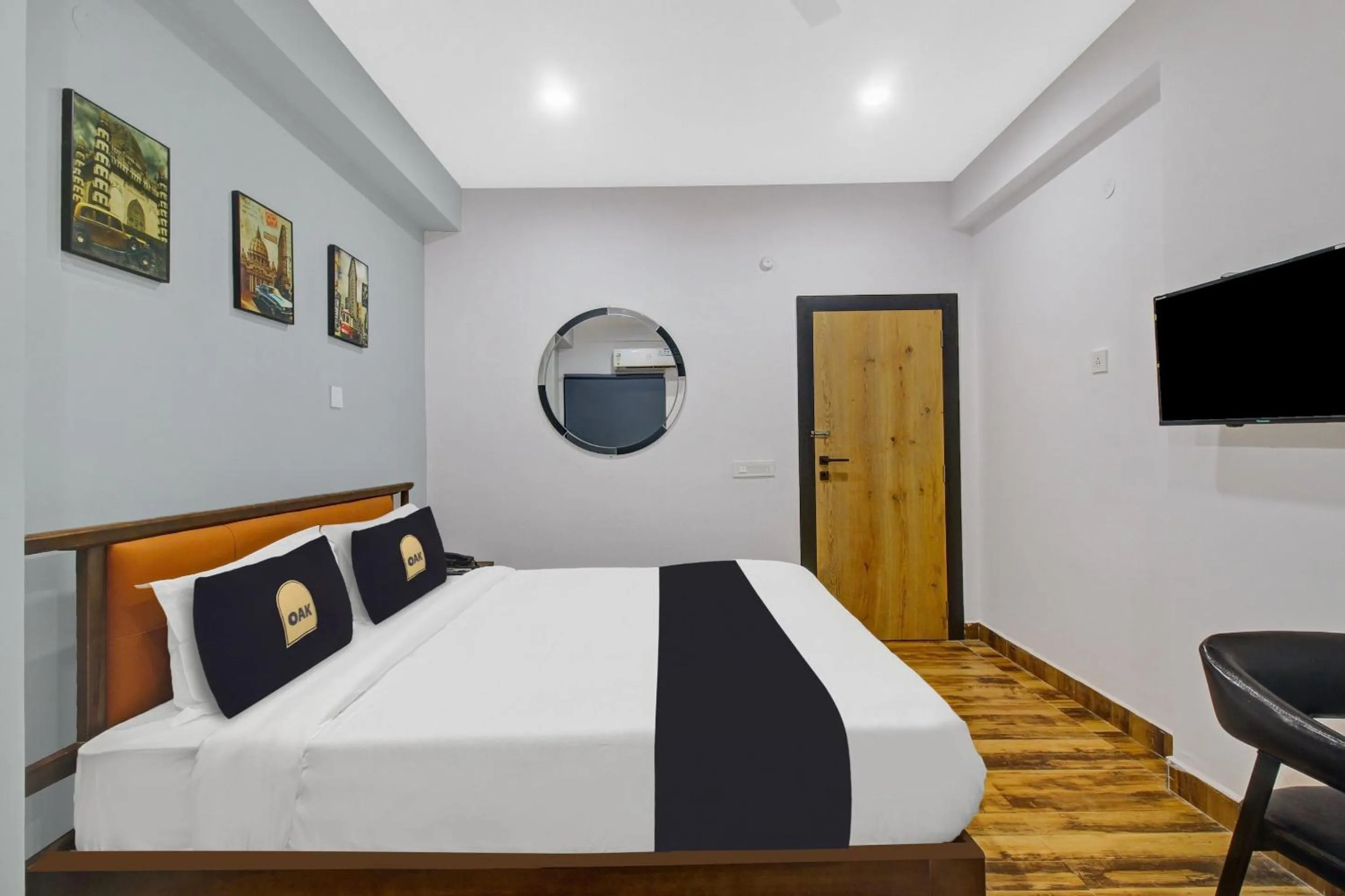 Bedroom, Bed in Super Townhouse OAK Hitec City Near Image Hospital