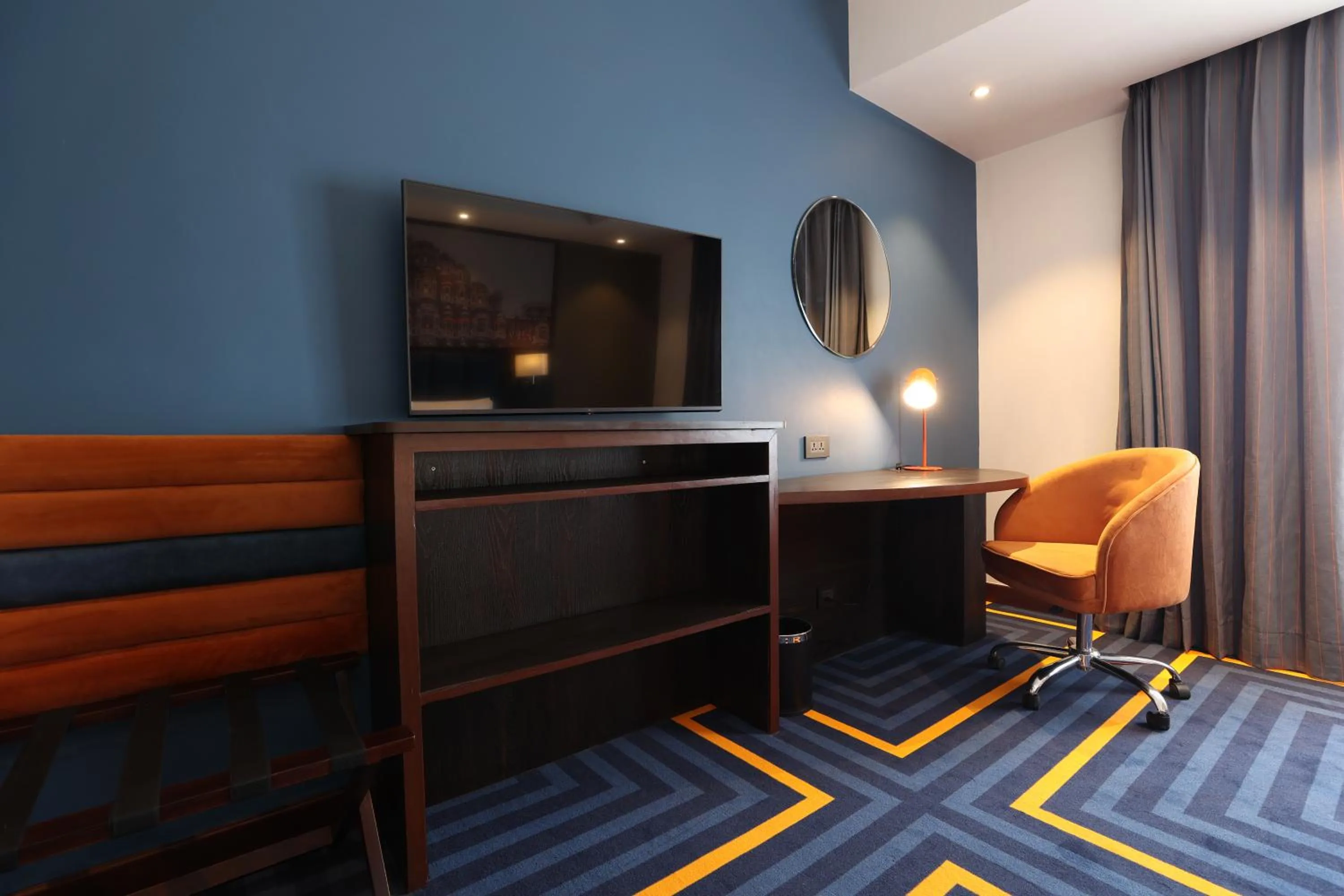 TV and multimedia in Holiday Inn Express & Suites Jaipur Gopalpura by IHG