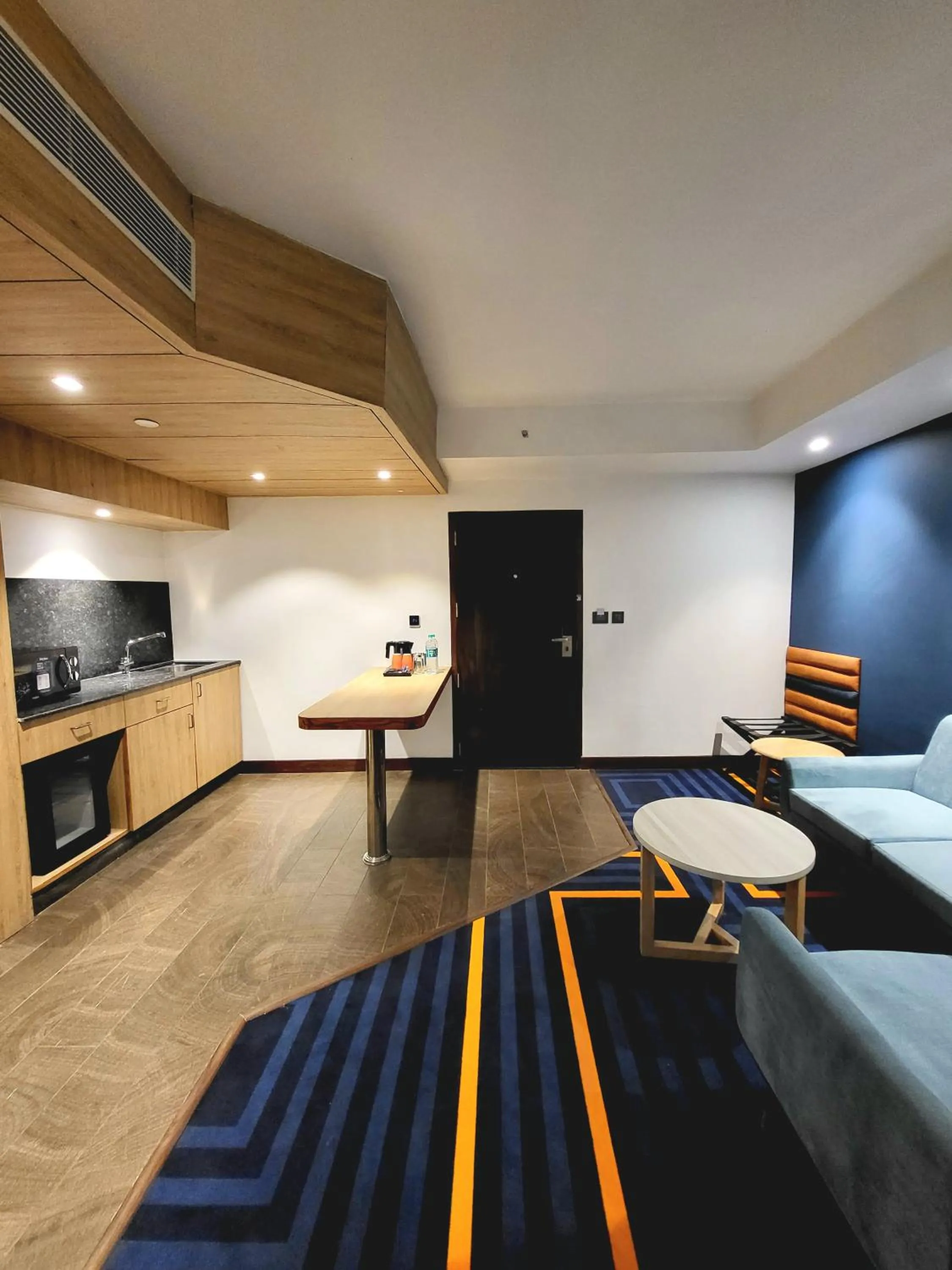 Living room, Bed in Holiday Inn Express & Suites Jaipur Gopalpura by IHG