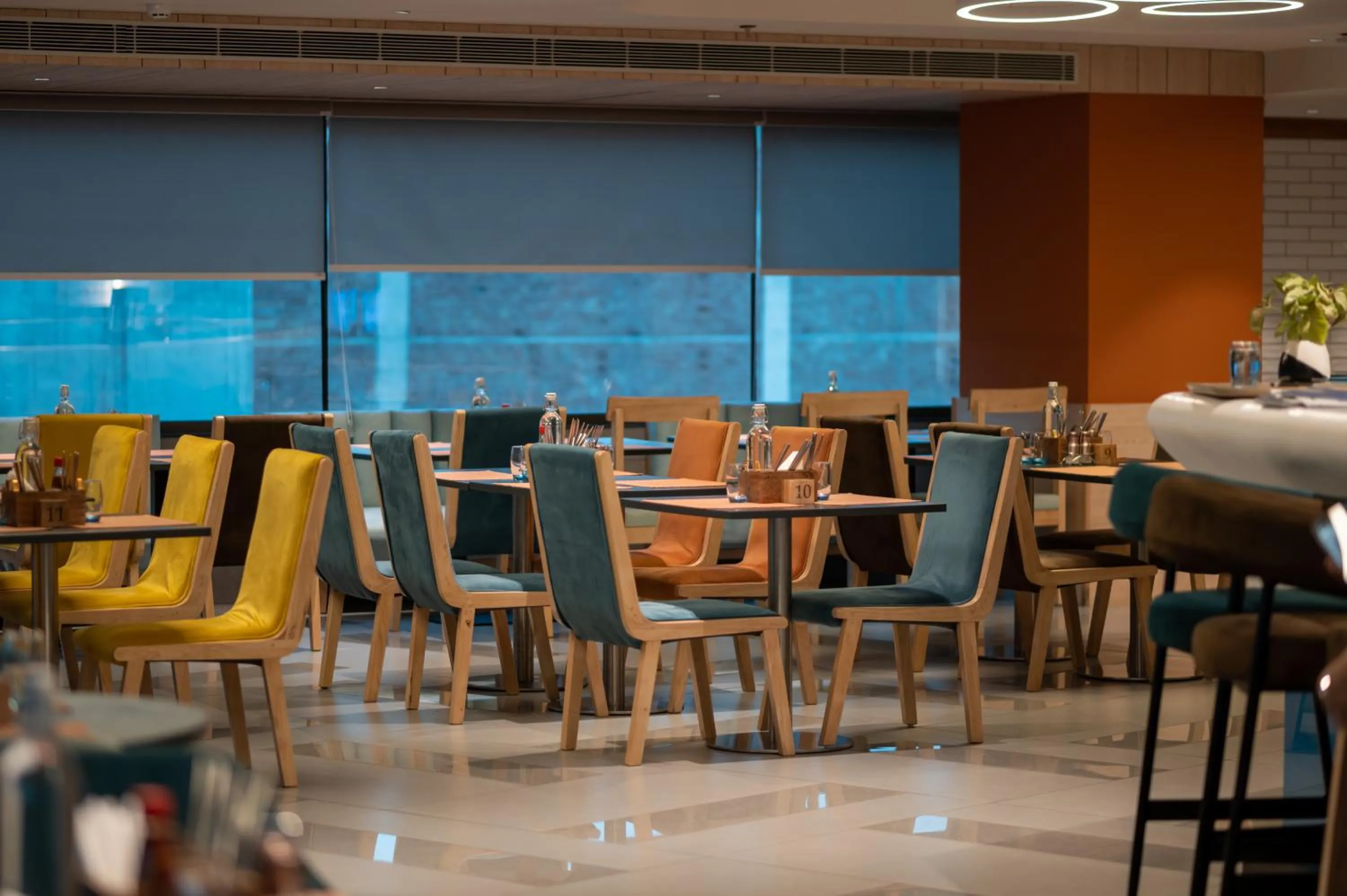 Restaurant/places to eat in Holiday Inn Express & Suites Jaipur Gopalpura by IHG