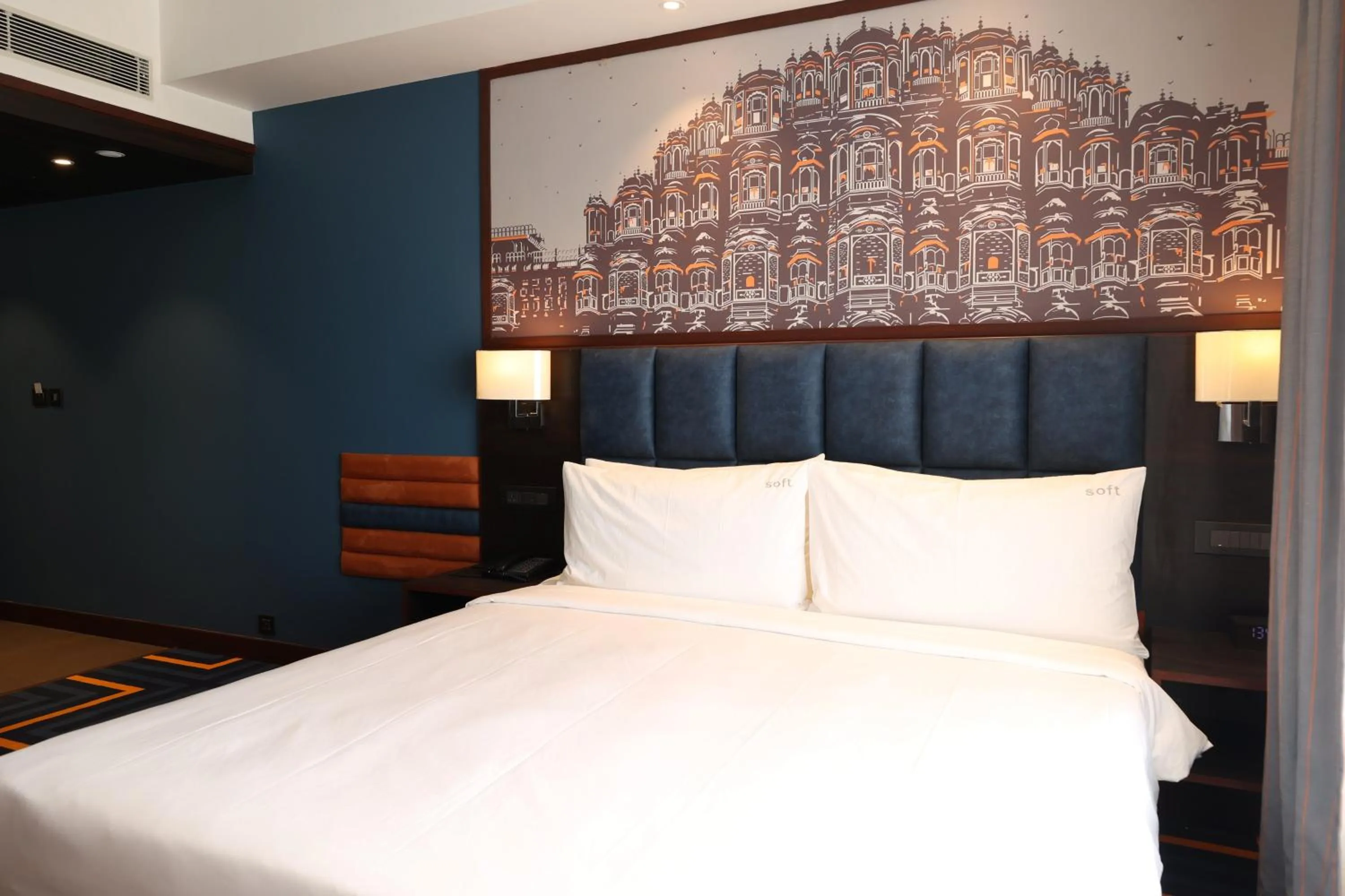 Photo of the whole room, Bed in Holiday Inn Express & Suites Jaipur Gopalpura by IHG