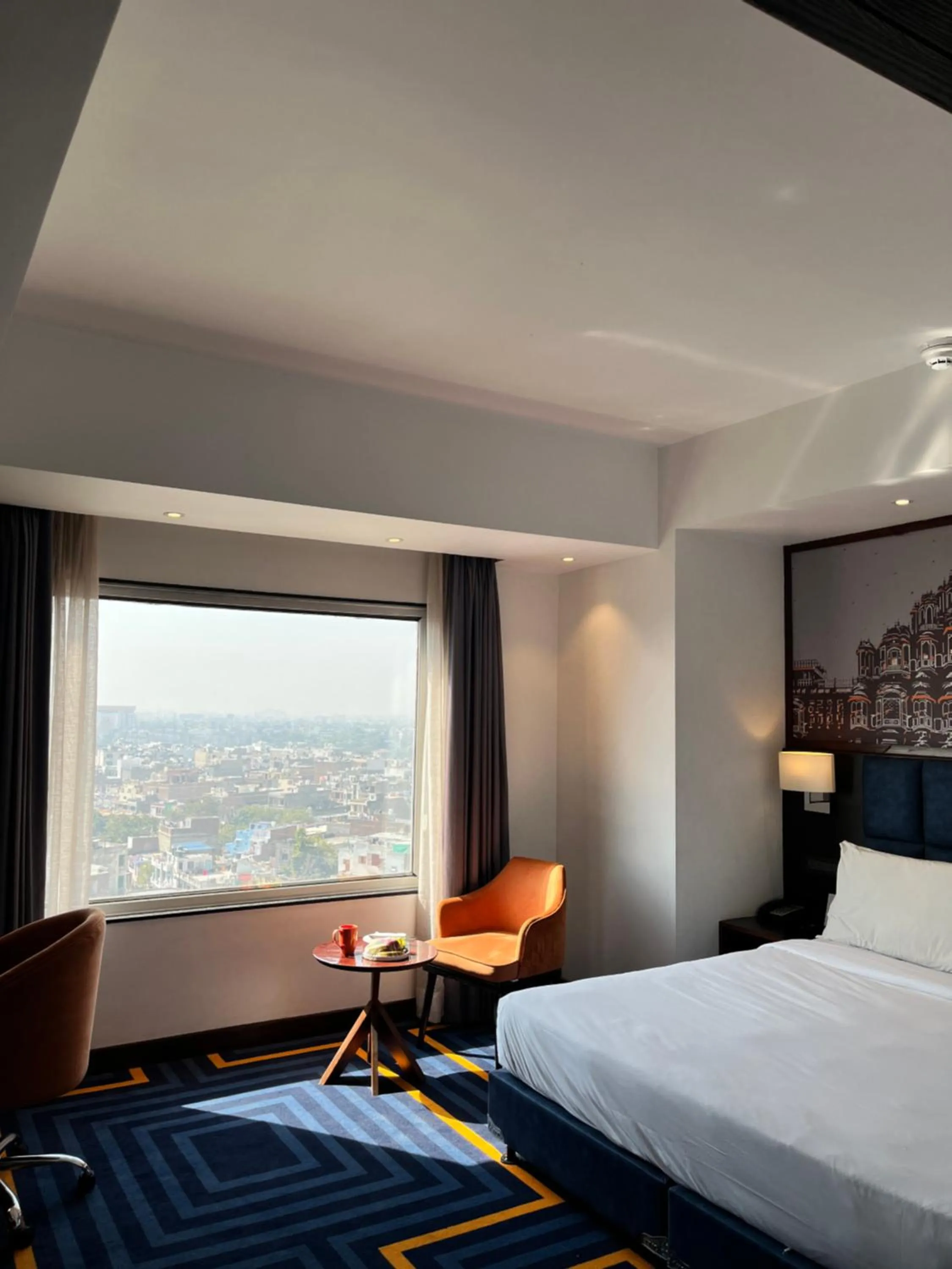 Restaurant/places to eat, Bed in Holiday Inn Express & Suites Jaipur Gopalpura by IHG