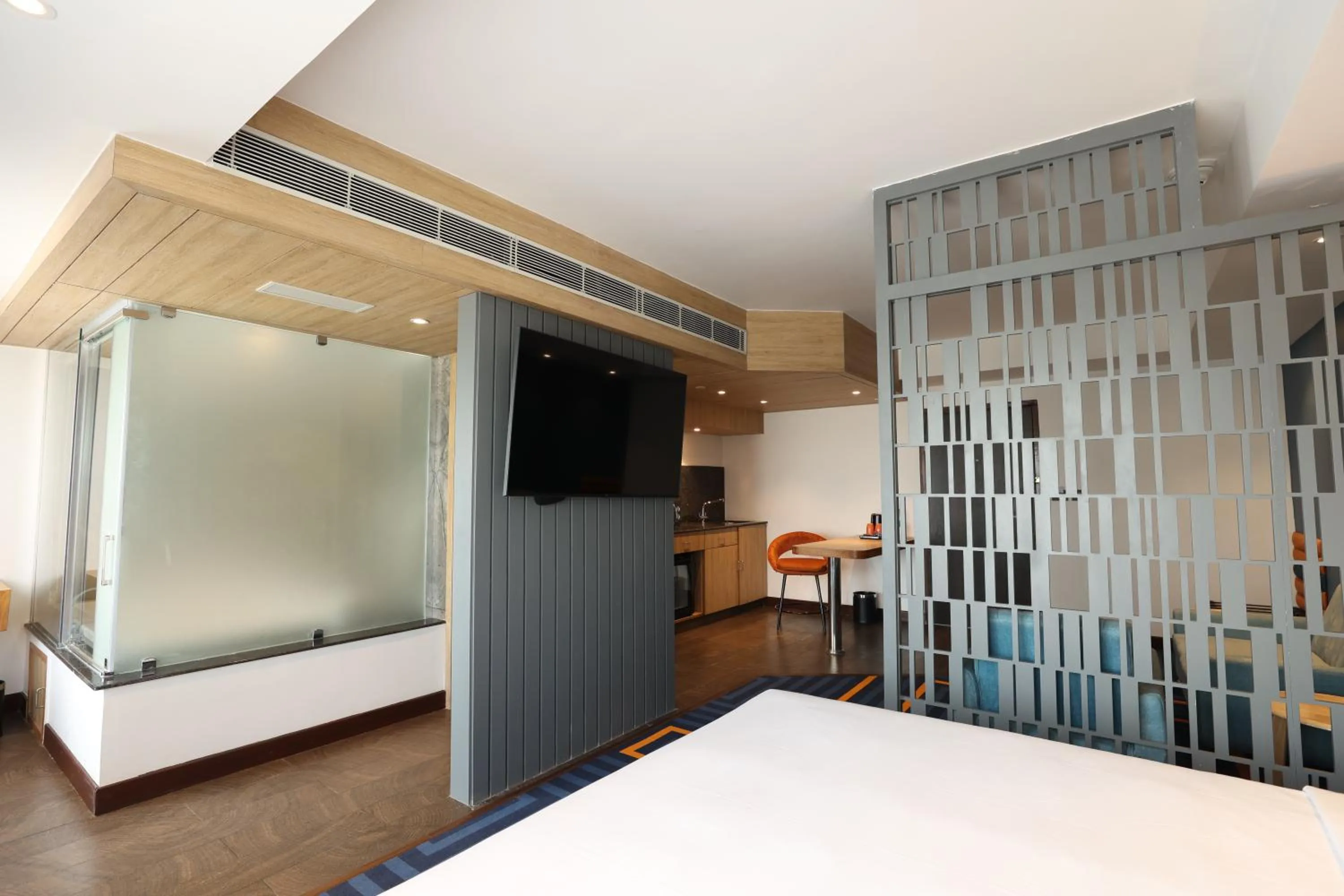 TV and multimedia, Bed in Holiday Inn Express & Suites Jaipur Gopalpura by IHG