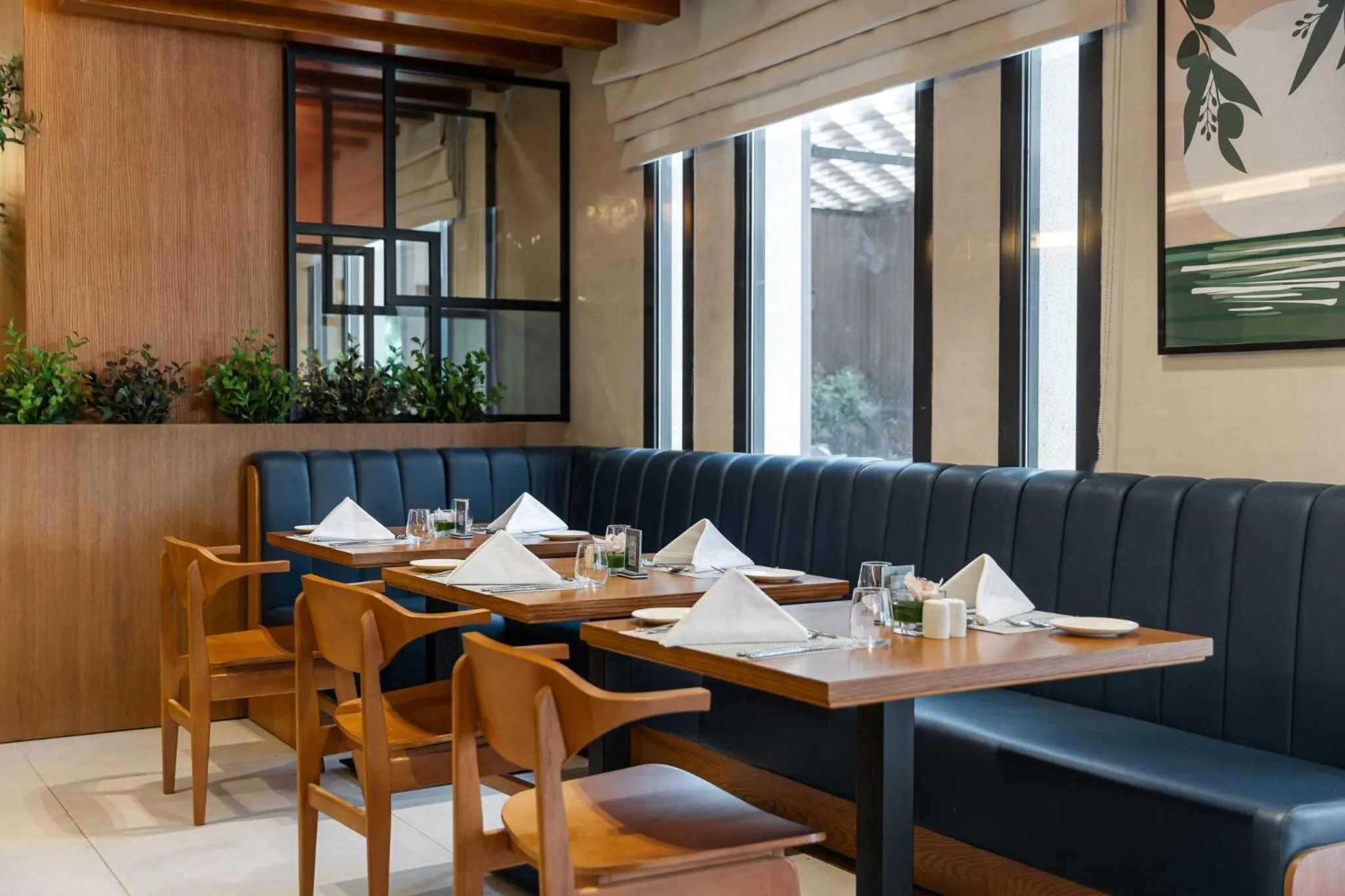 Restaurant/places to eat in Holiday Inn Riyadh The Business District by IHG