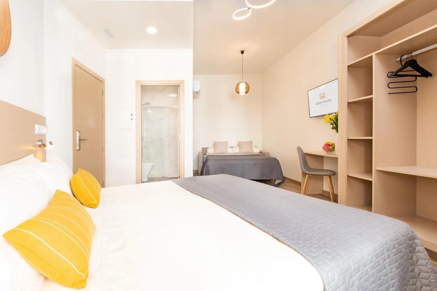 Photo of the whole room, Bed in Suncanarias Hotel Adeje Plaza