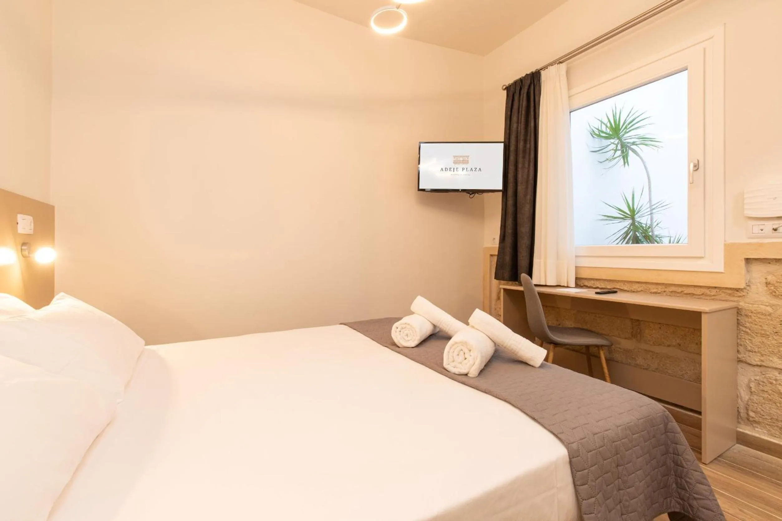 Bedroom, Bed in Suncanarias Hotel Adeje Plaza