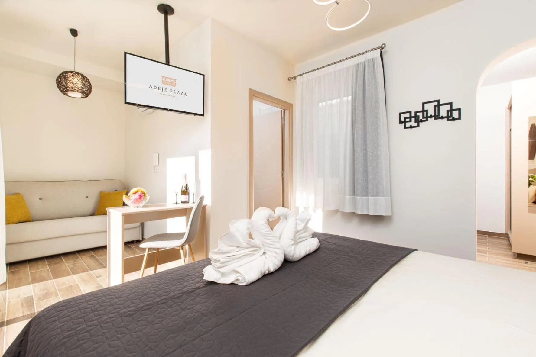 Photo of the whole room, Bed in Suncanarias Hotel Adeje Plaza