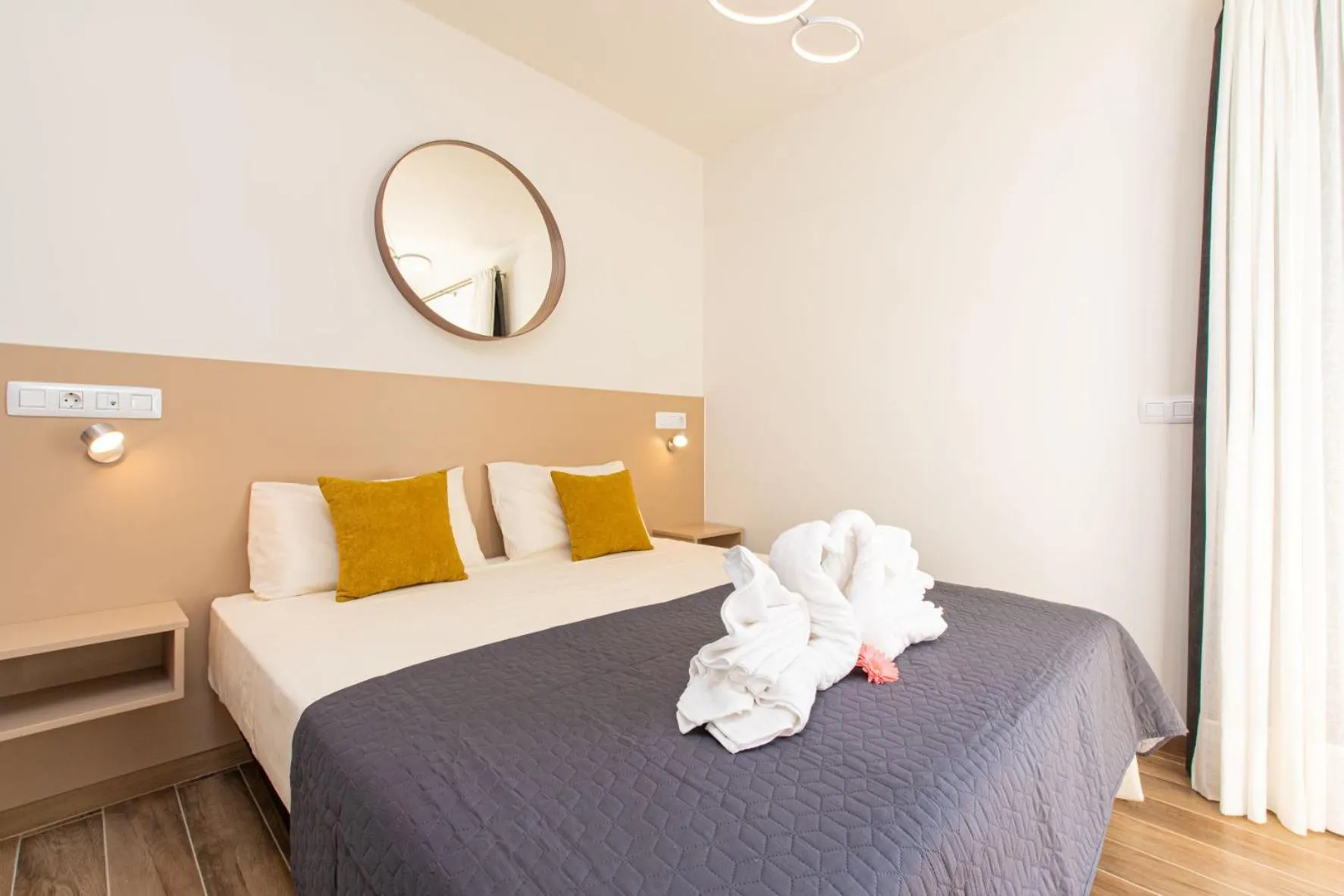 Bedroom, Bed in Suncanarias Hotel Adeje Plaza