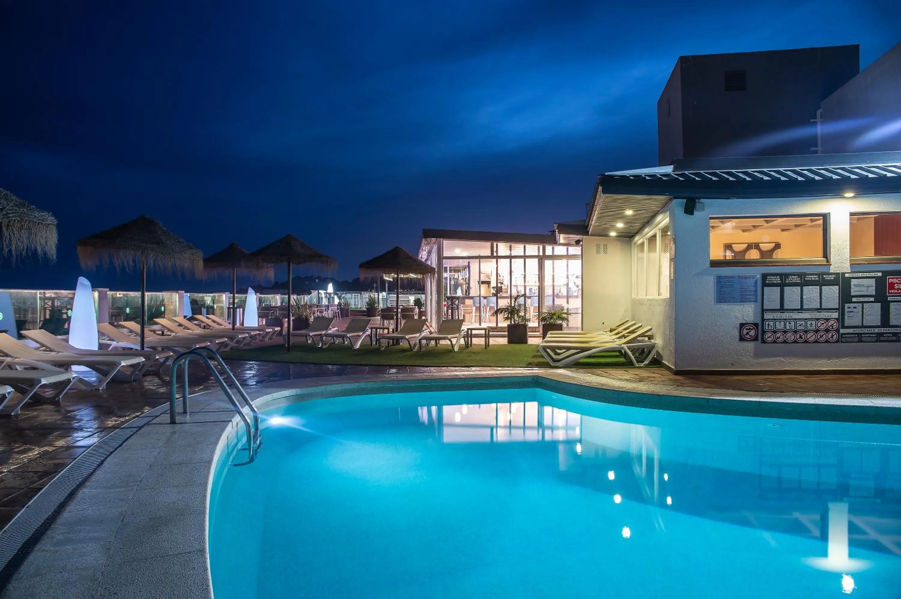 Swimming pool in Hotel Lloret Santa Rosa by Pierre & Vacances