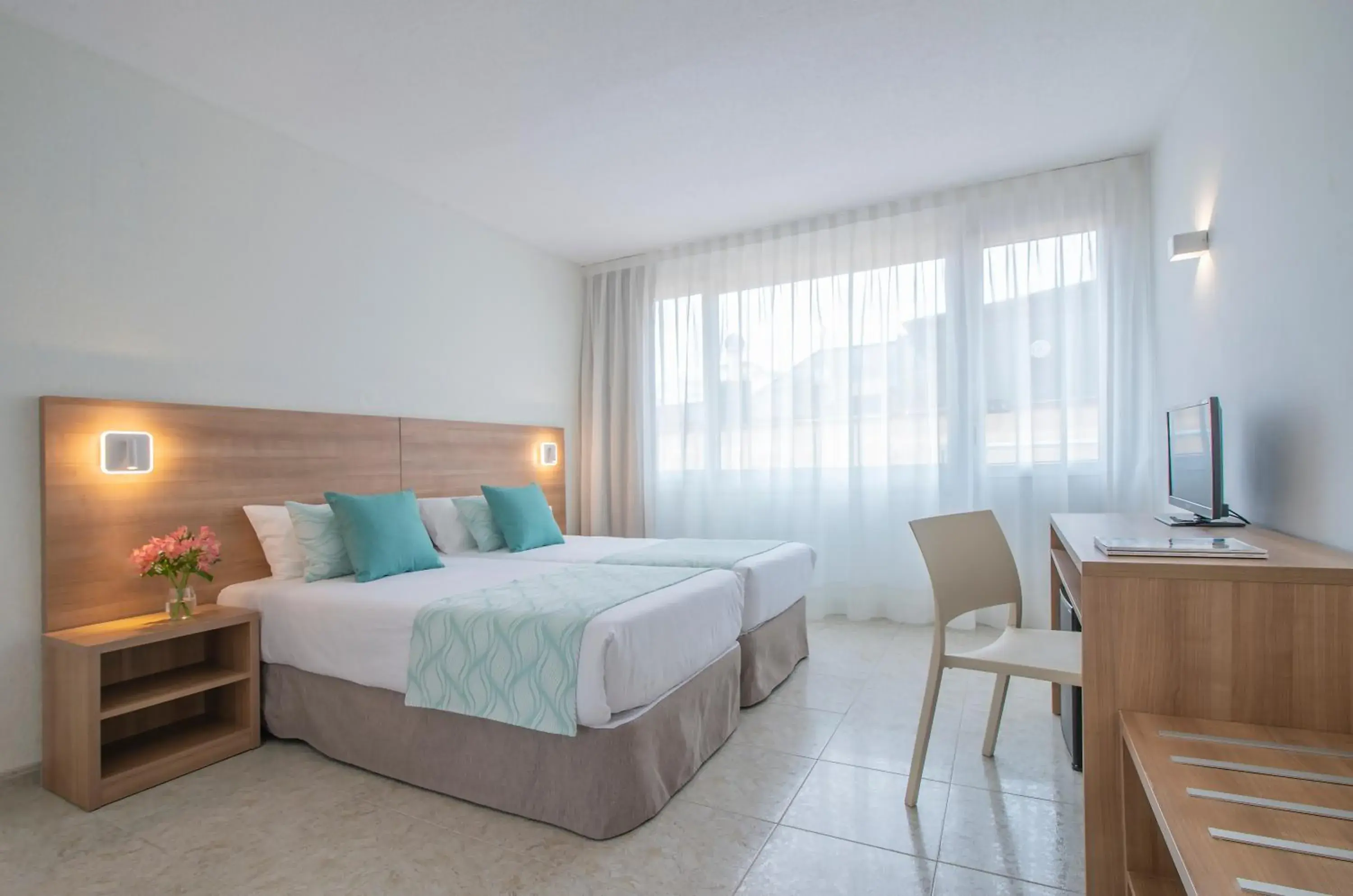 Twin Room in Hotel Lloret Santa Rosa by Pierre & Vacances Twin Room in Hotel Lloret Santa Rosa by Pierre & Vacances
