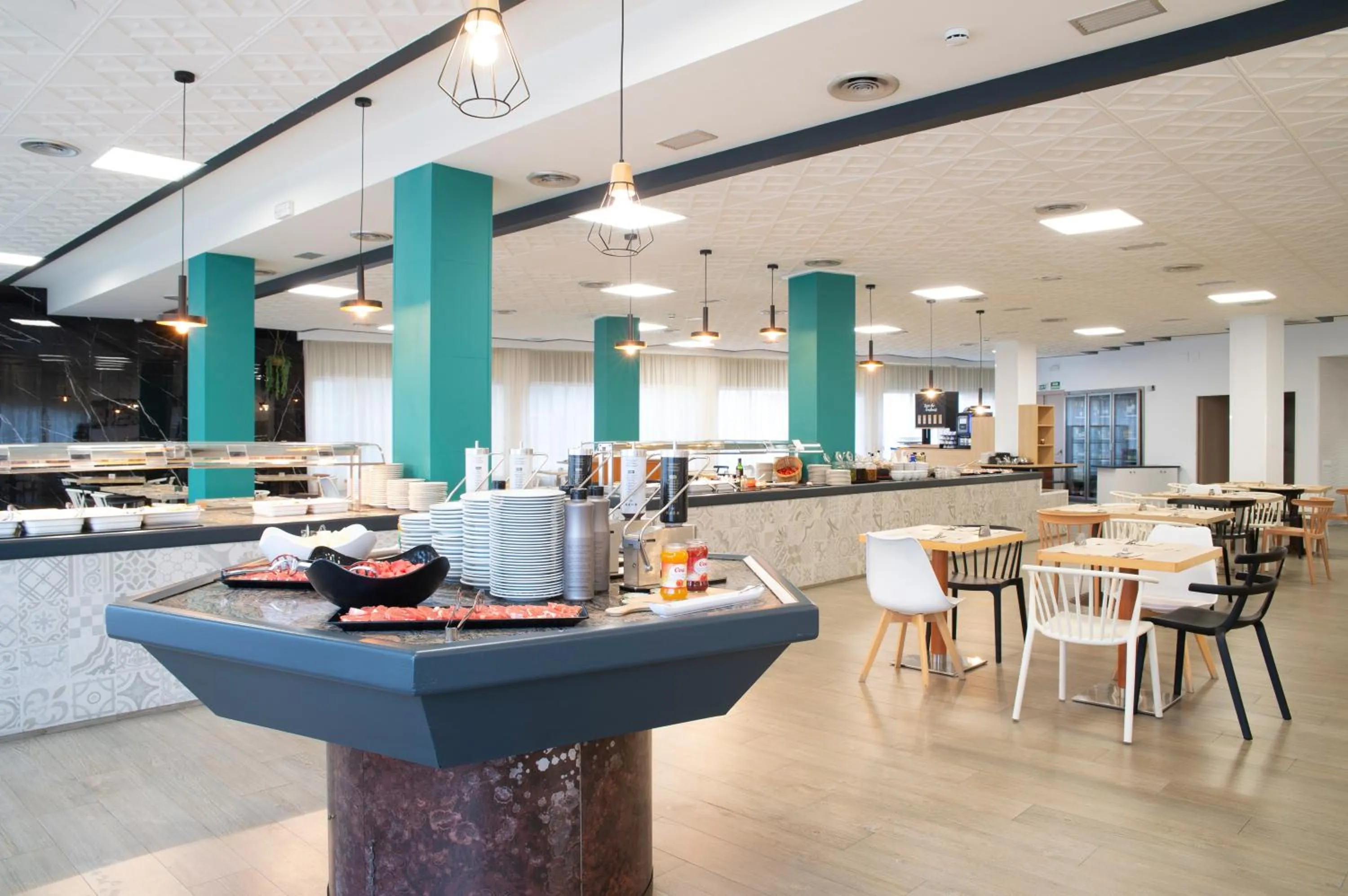 Restaurant/places to eat in Hotel Lloret Santa Rosa by Pierre & Vacances