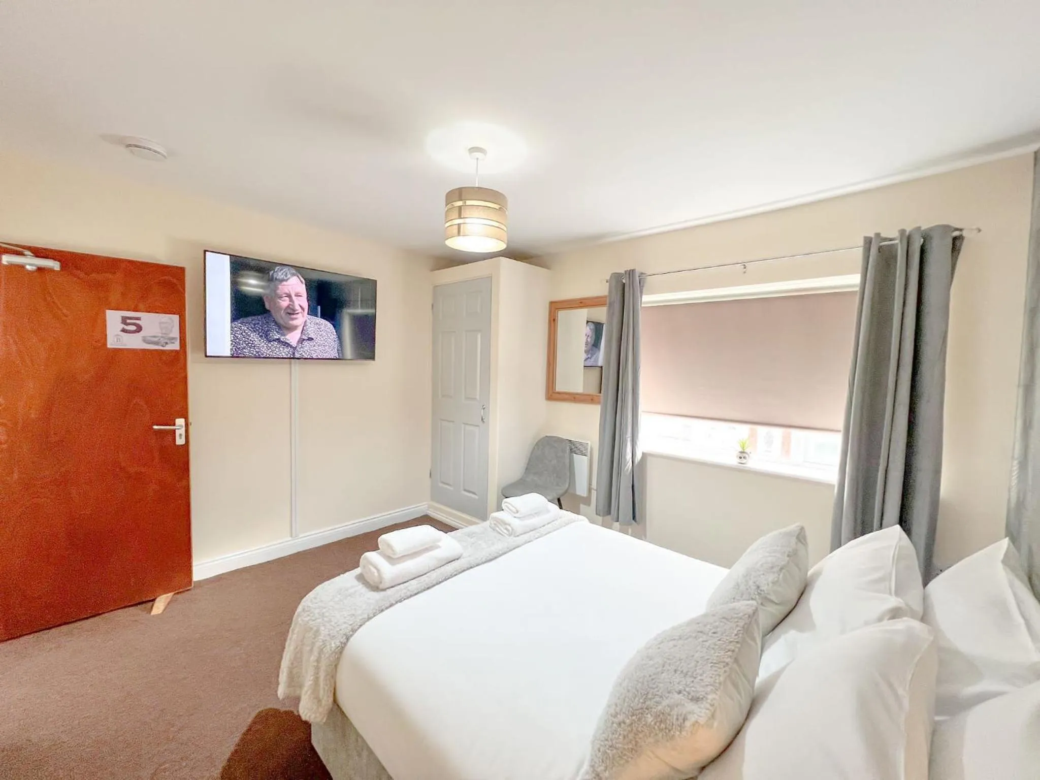Bedroom, Bed in Baxter House