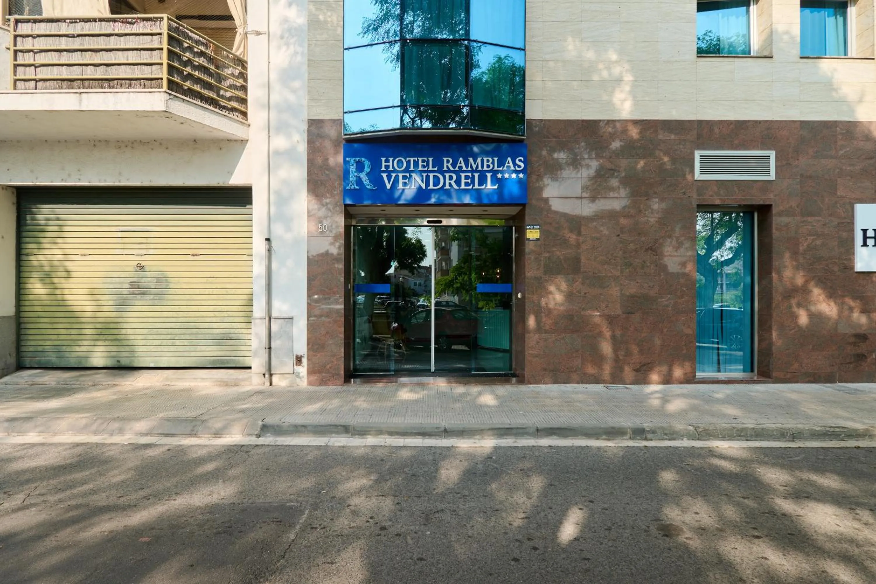 Facade/entrance in Ramblas Vendrell