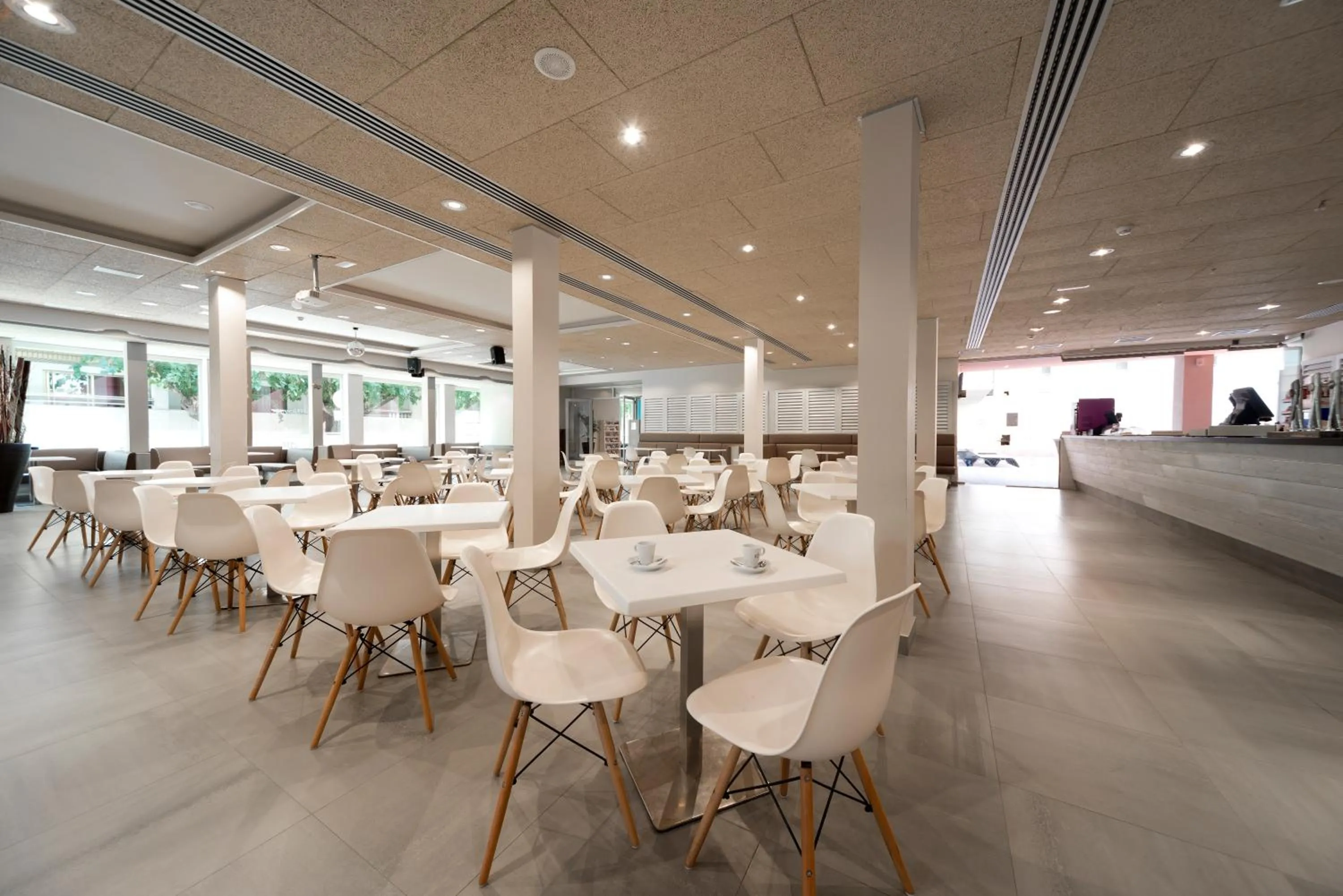 Lounge or bar in 4R Miramar Calafell