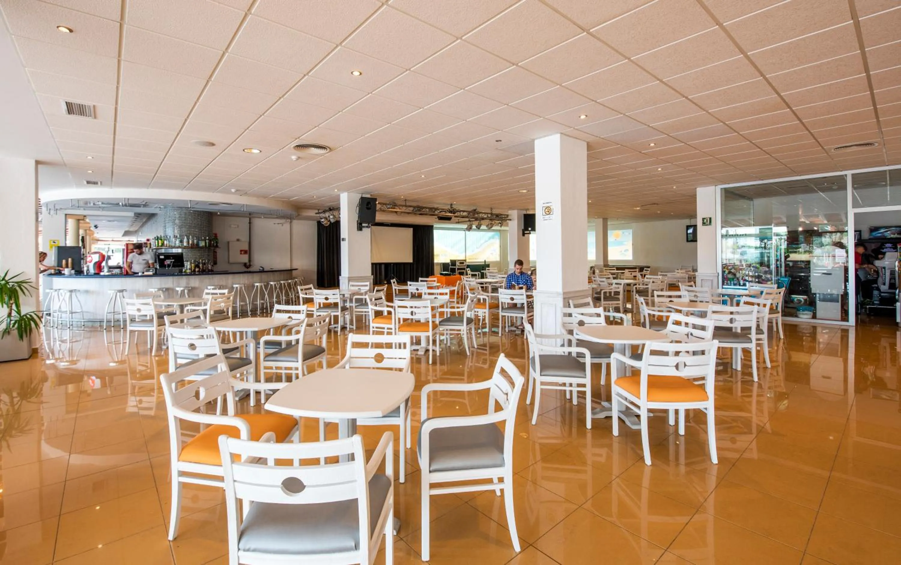 Lounge or bar in Hotel Caribe IBIZA