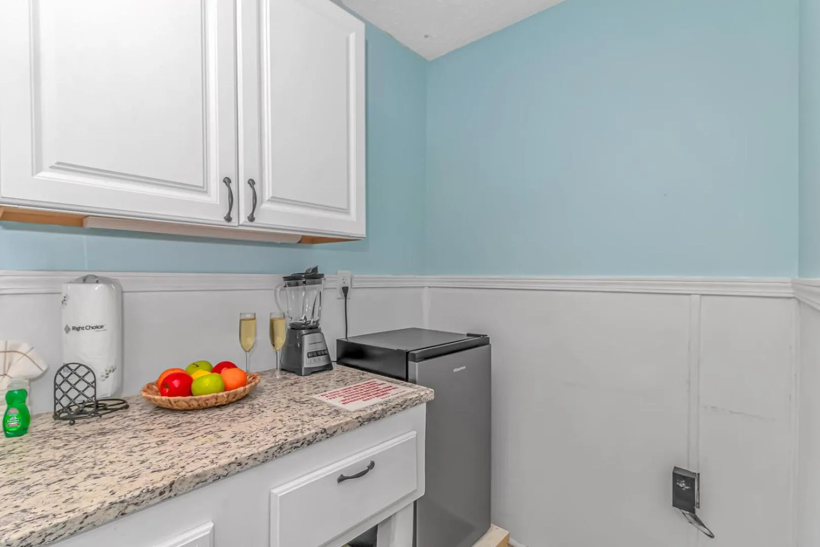 125 Atlantic Avenue Unit F - Pet Friendly! Walk To The Beach and Pier! 1BR -1BA - Sleeps 2-4 guests!