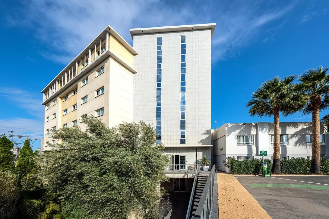 Photo of the whole room in Port Alicante City & Beach