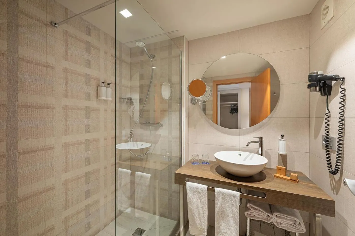 Bathroom in Port Alicante City & Beach