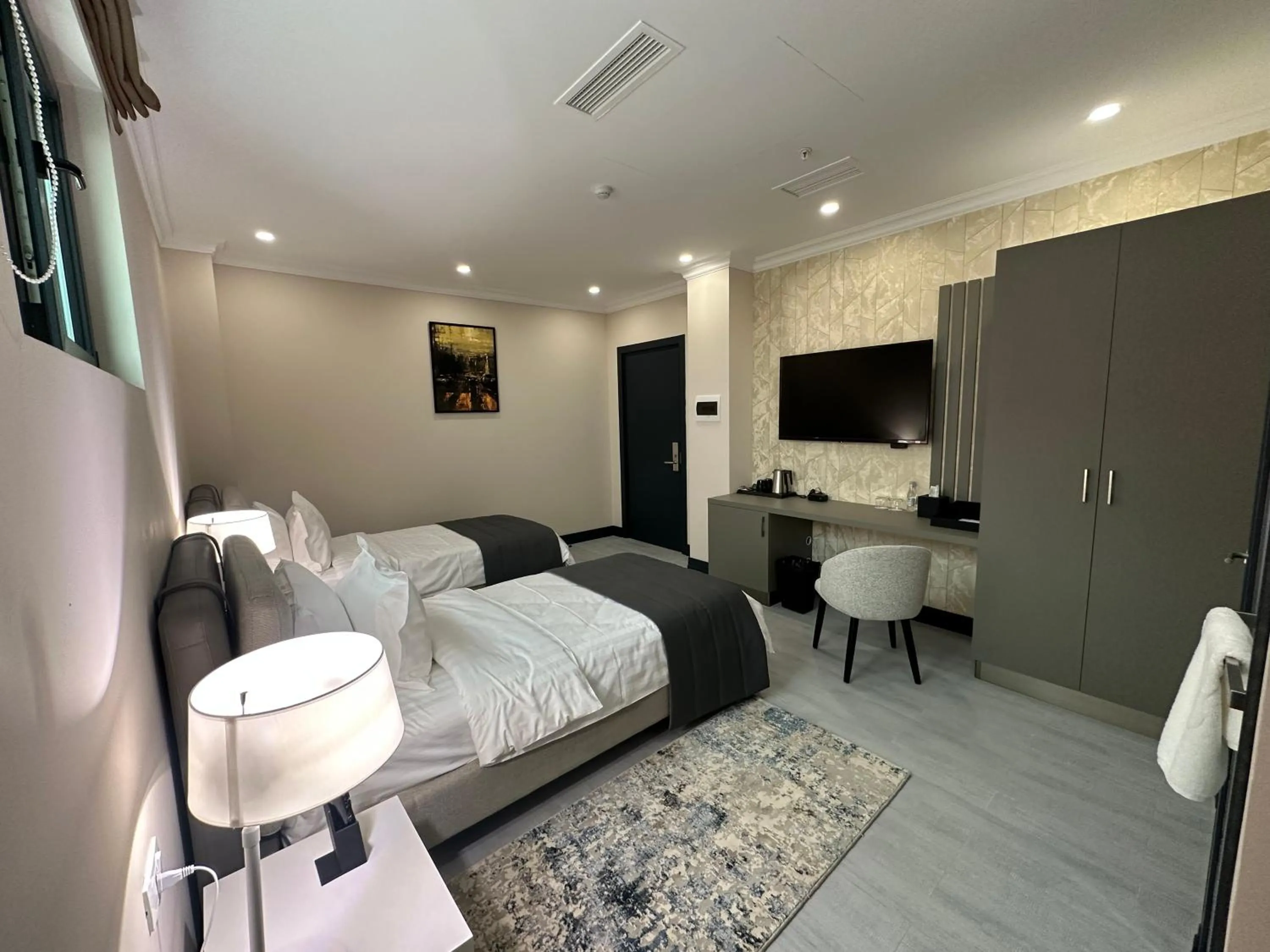 Bedroom, Bed in Hills Resort Hotel