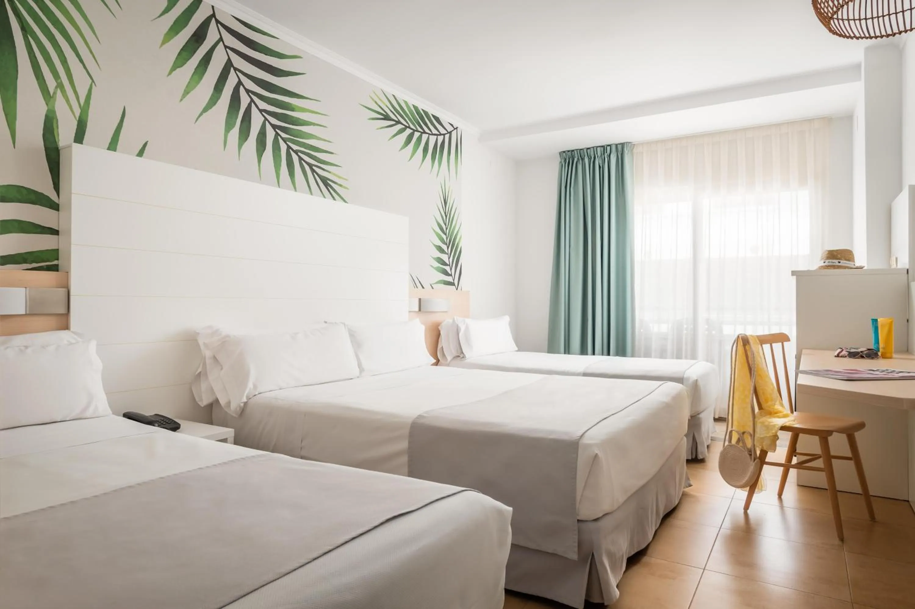 Photo of the whole room, Bed in ALEGRIA Florida