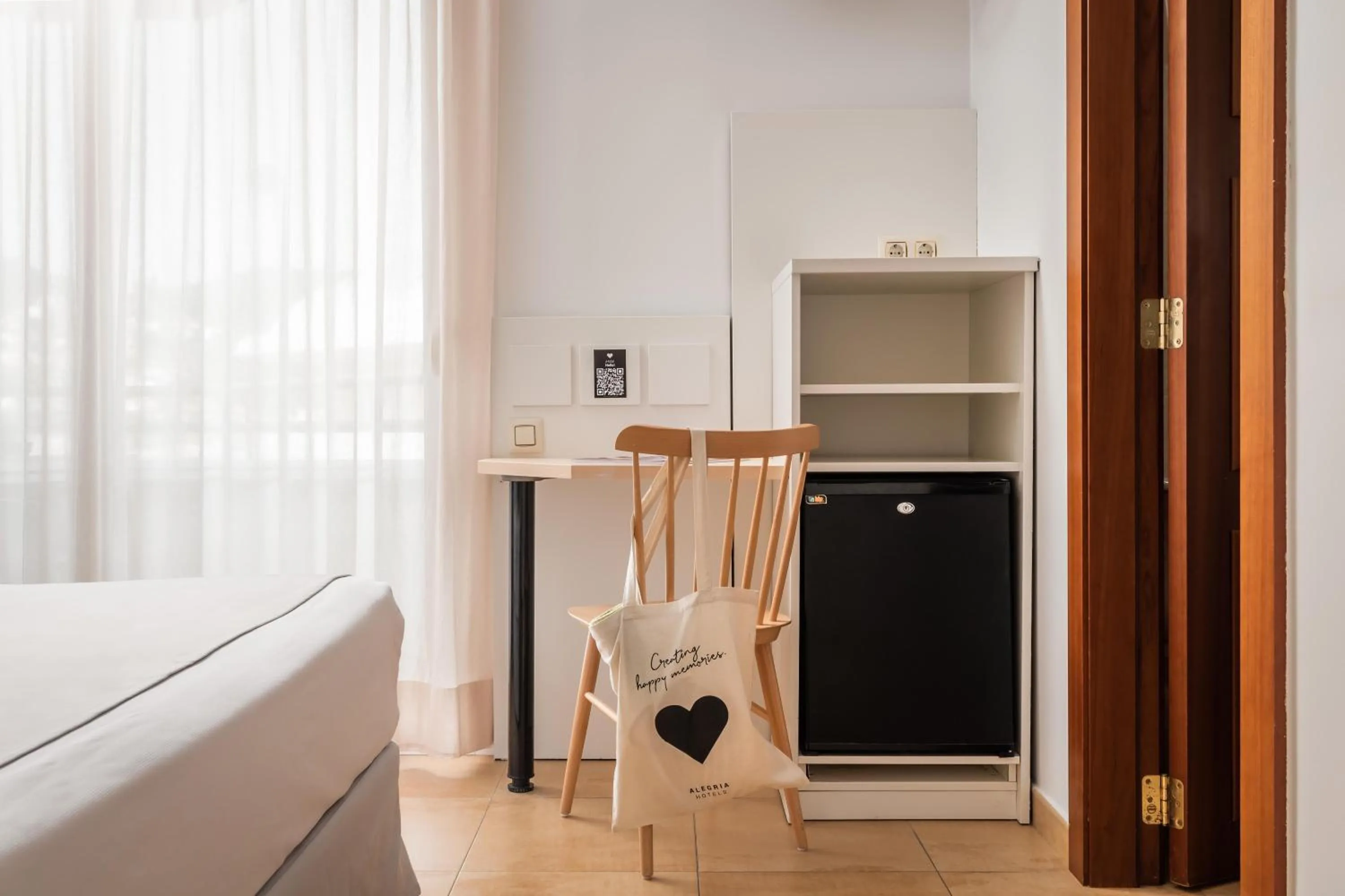 Photo of the whole room, Bed in ALEGRIA Florida