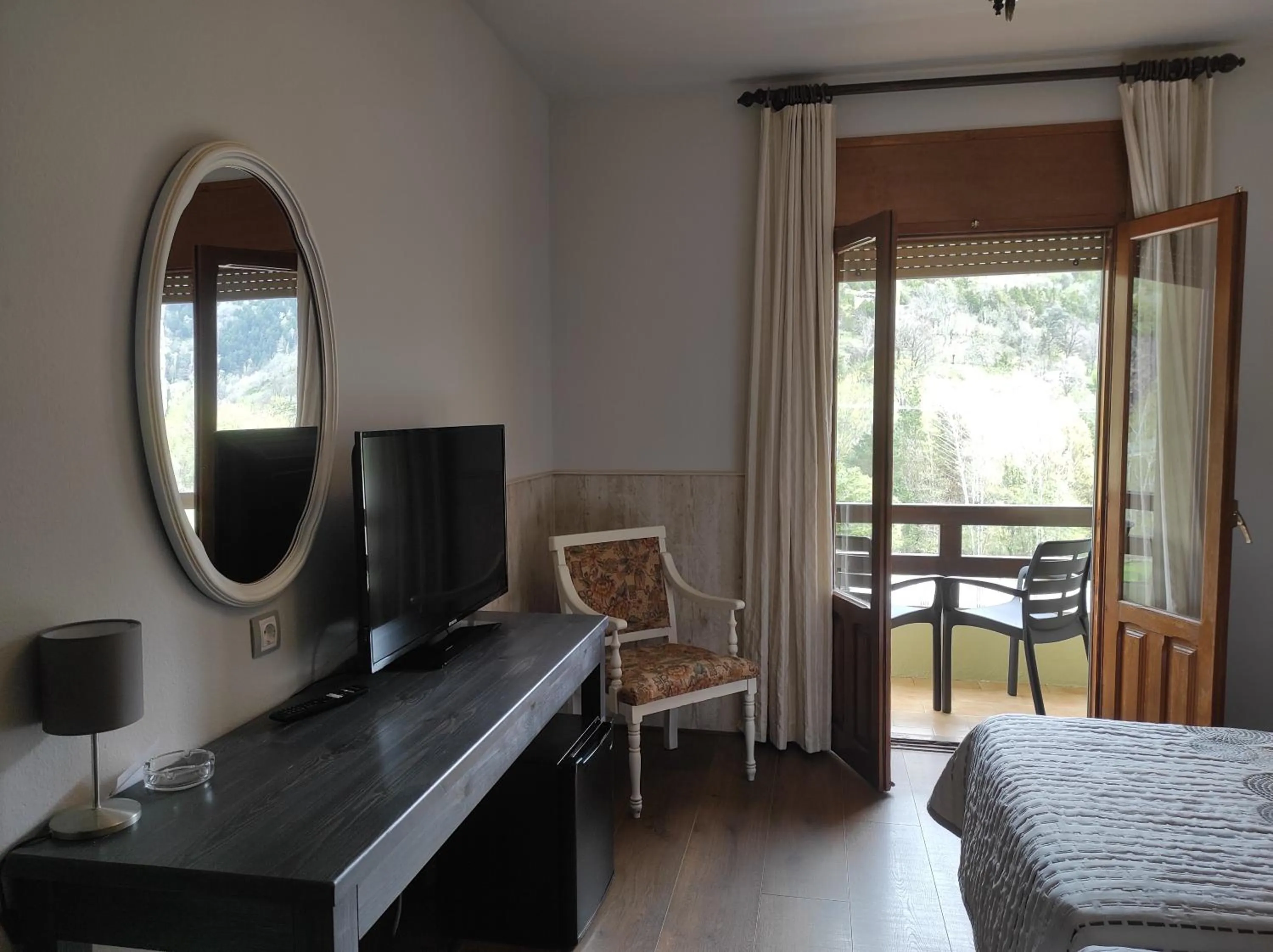 TV and multimedia in SNÖ Hotel Bielsa