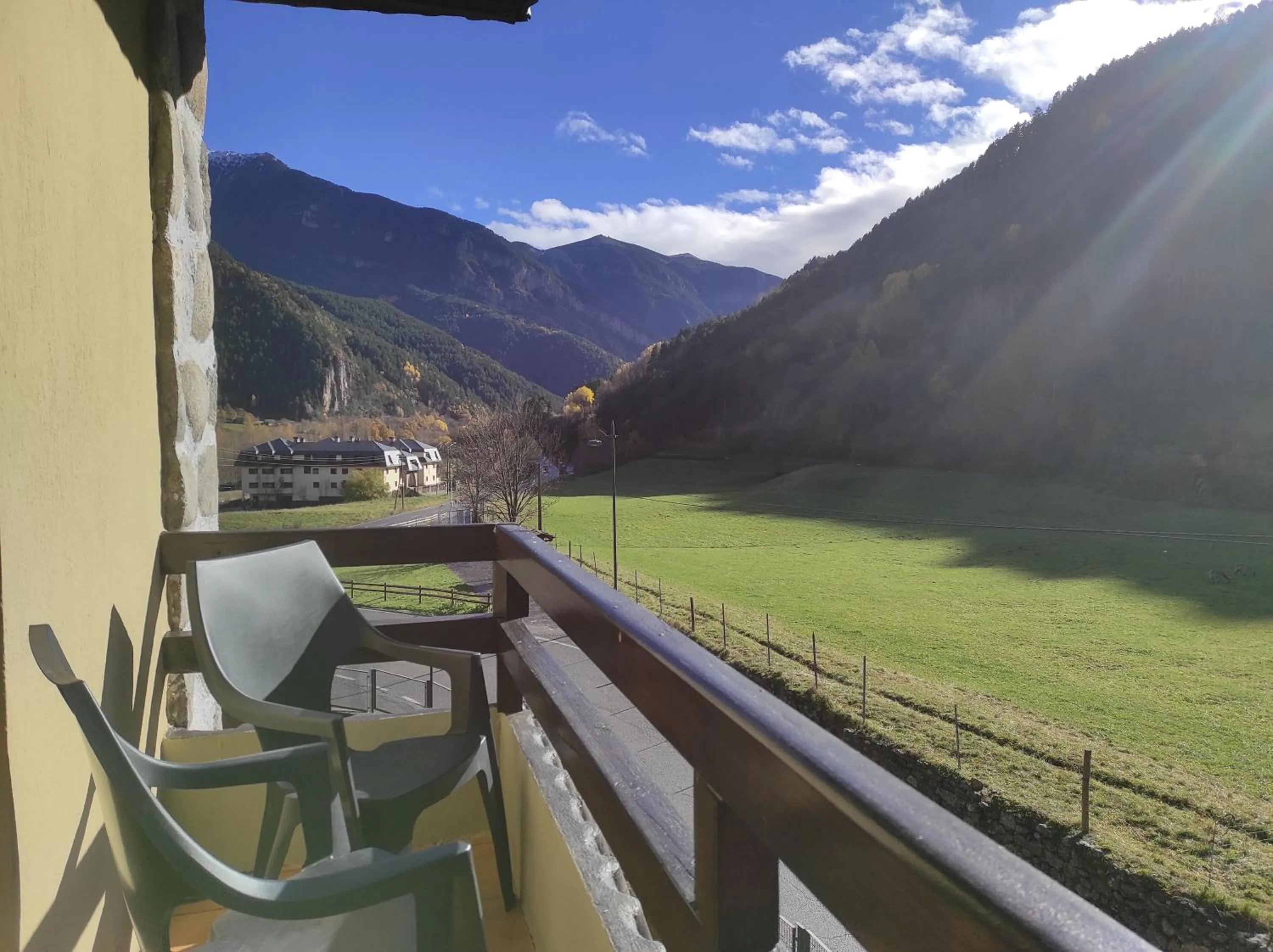 Mountain view in SNÖ Hotel Bielsa