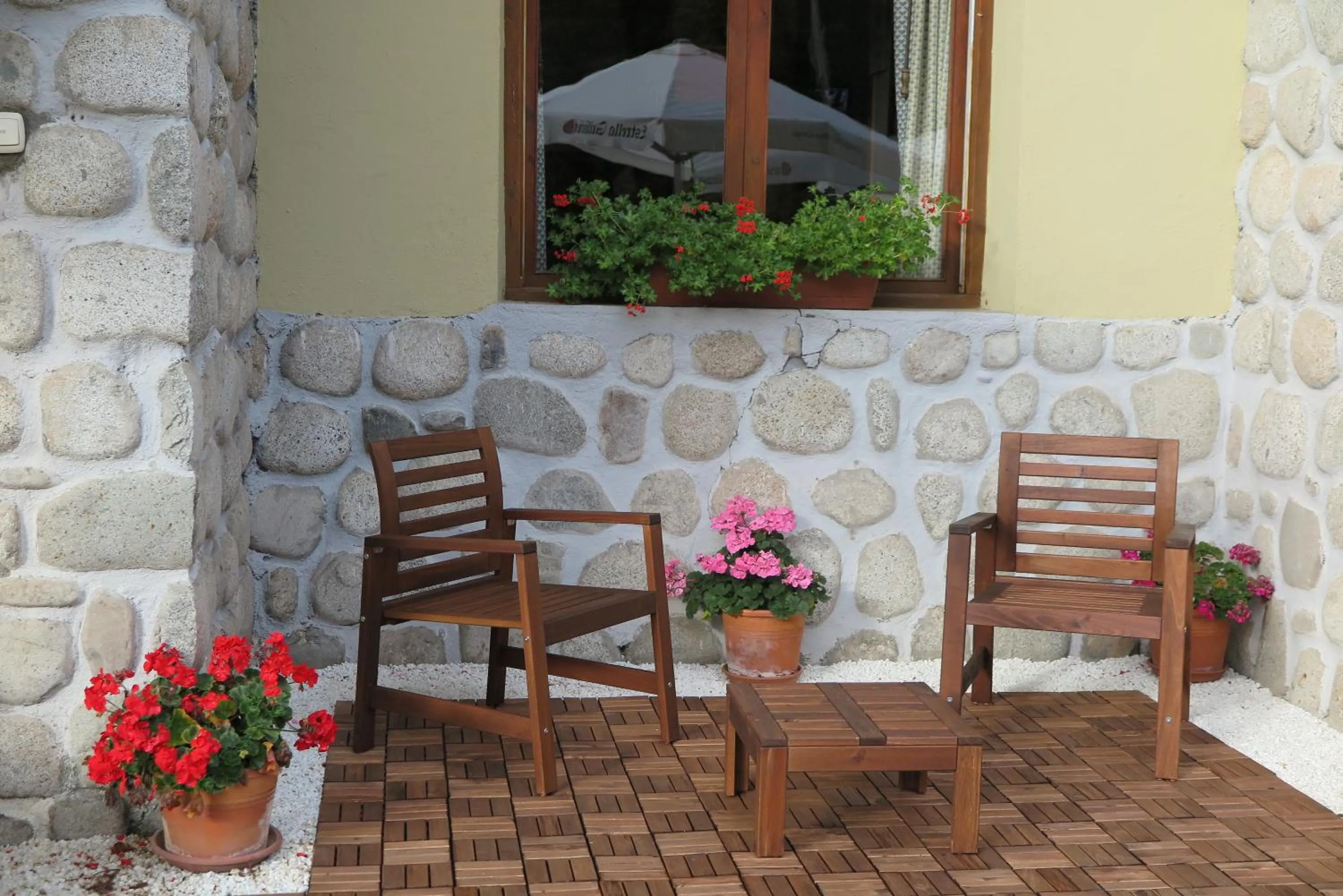 Facade/entrance in SNÖ Hotel Bielsa