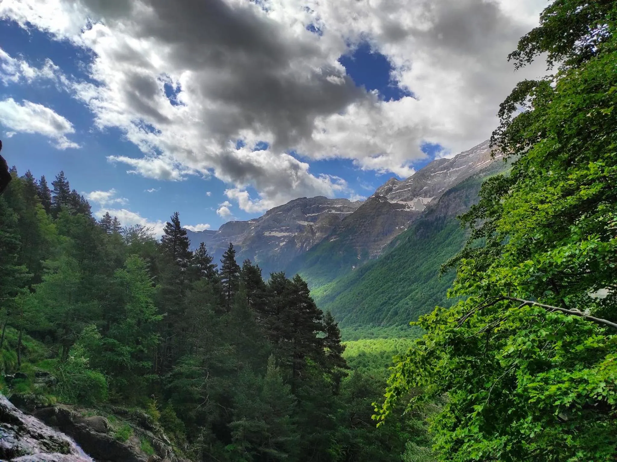 Hiking in SNÖ Hotel Bielsa