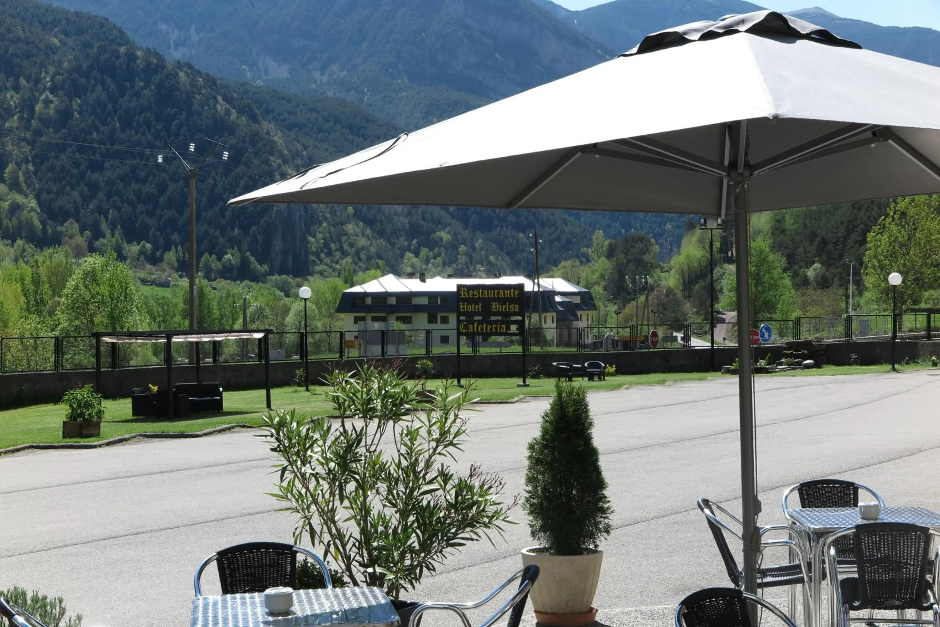 Garden in SNÖ Hotel Bielsa