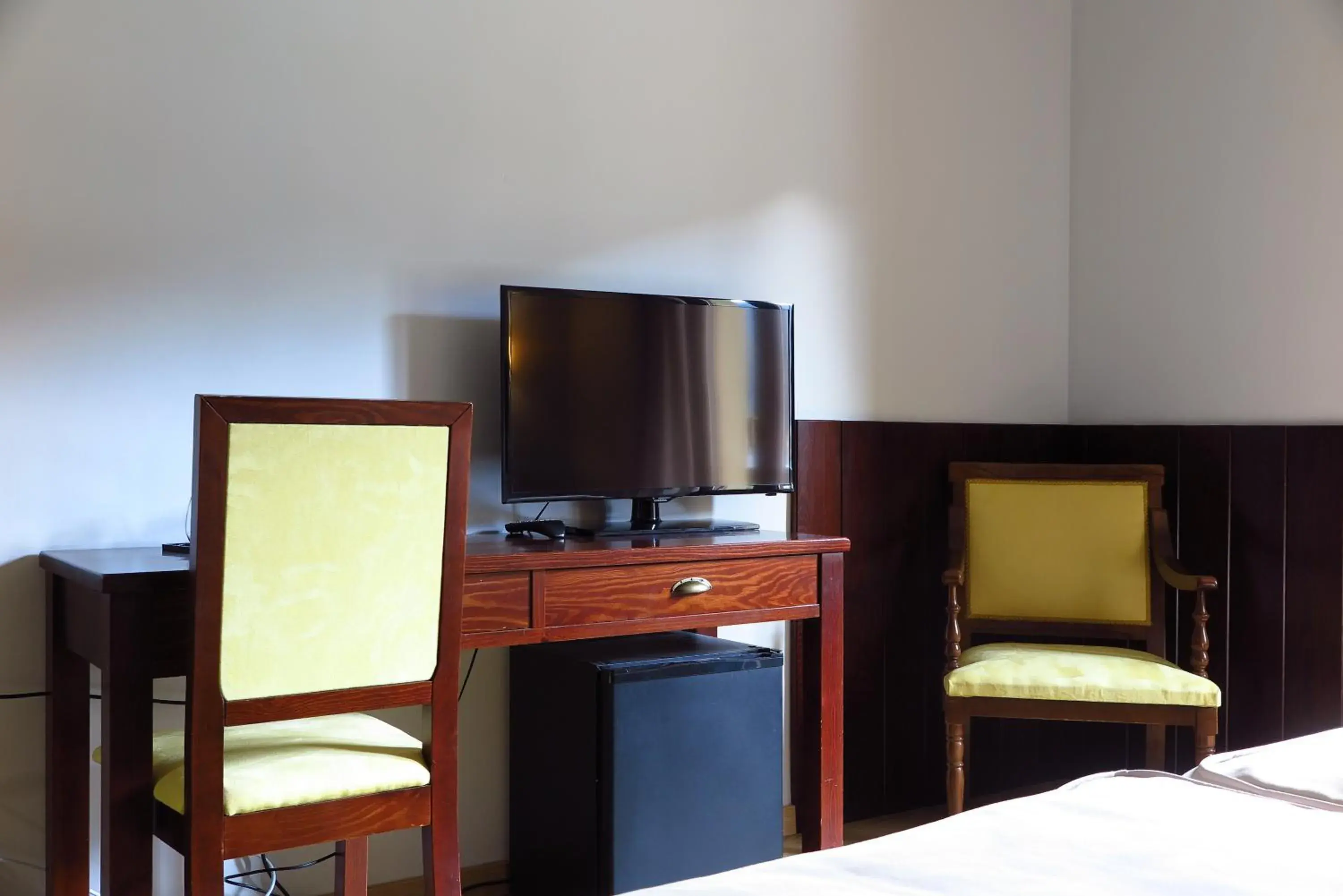 Superior Double or Twin Room with Balcony in Snö Hotel Bielsa Superior Double or Twin Room with Balcony in Snö Hotel Bielsa