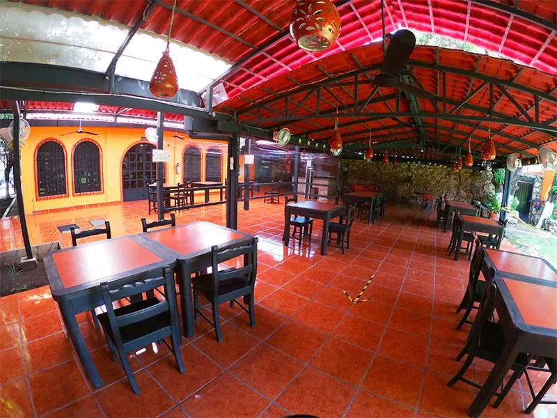 Restaurant/places to eat in Casa Kolping