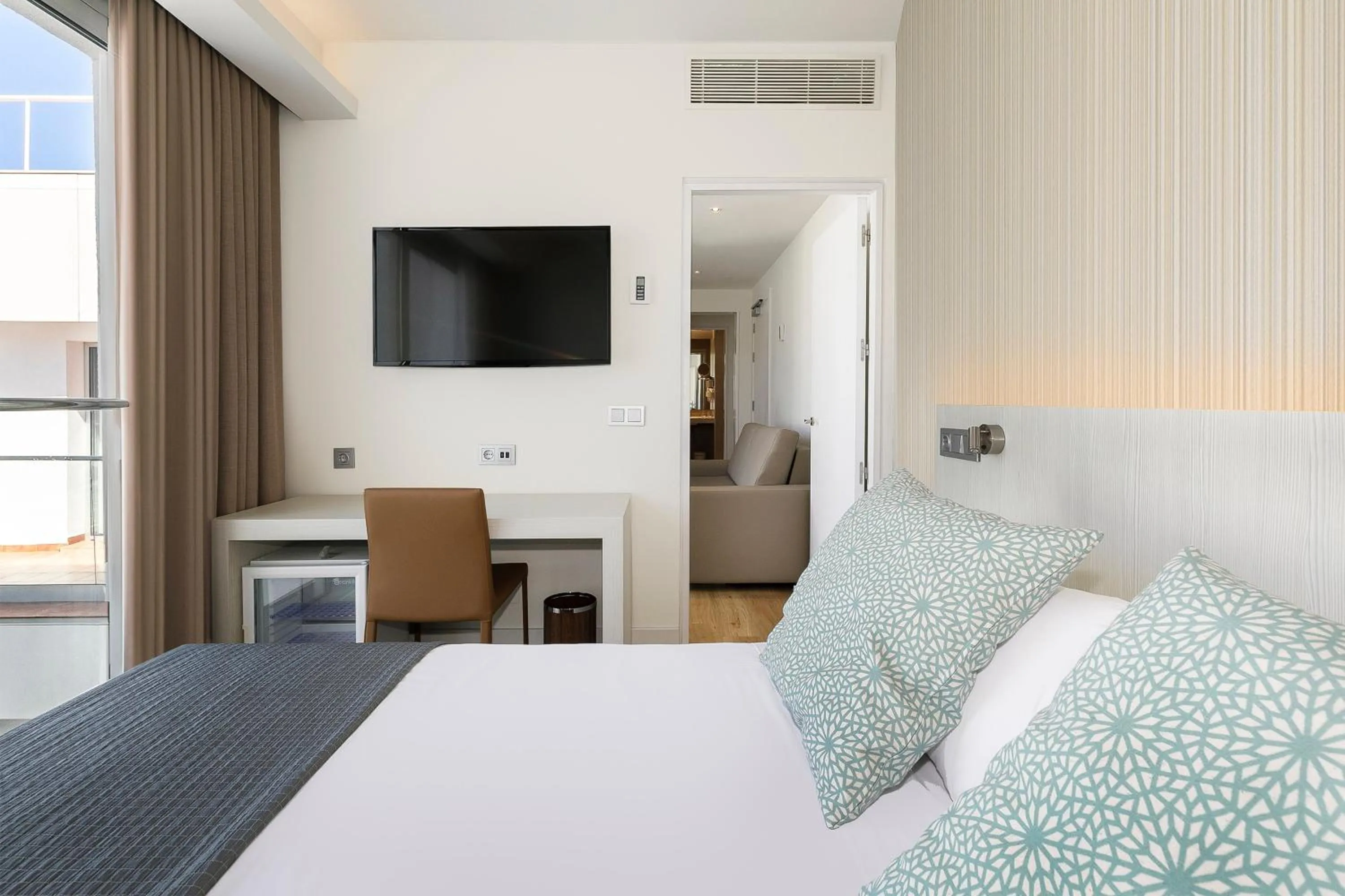 Communal lounge/ TV room, Bed in Sol Torremolinos - Don Pedro