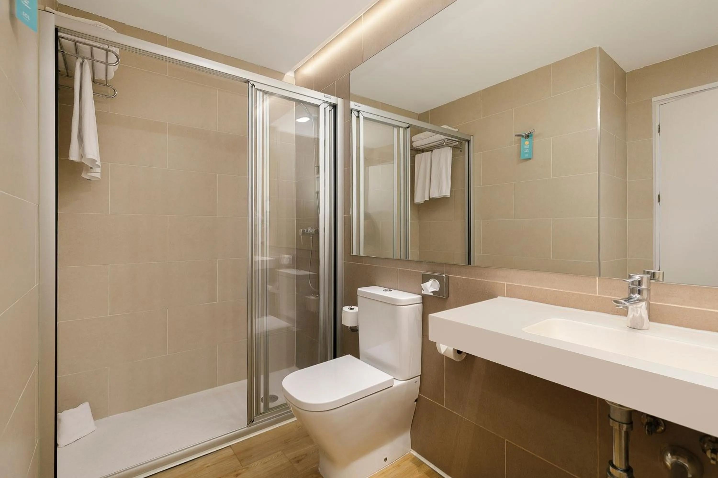 Shower in Sol Torremolinos - Don Pedro