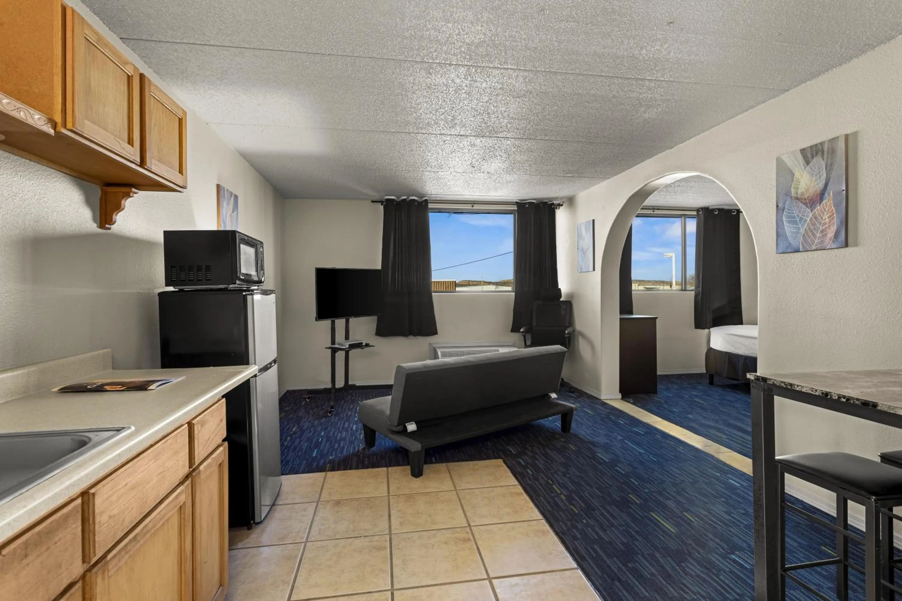 TV and multimedia in Americas Best Value Inn Gallup