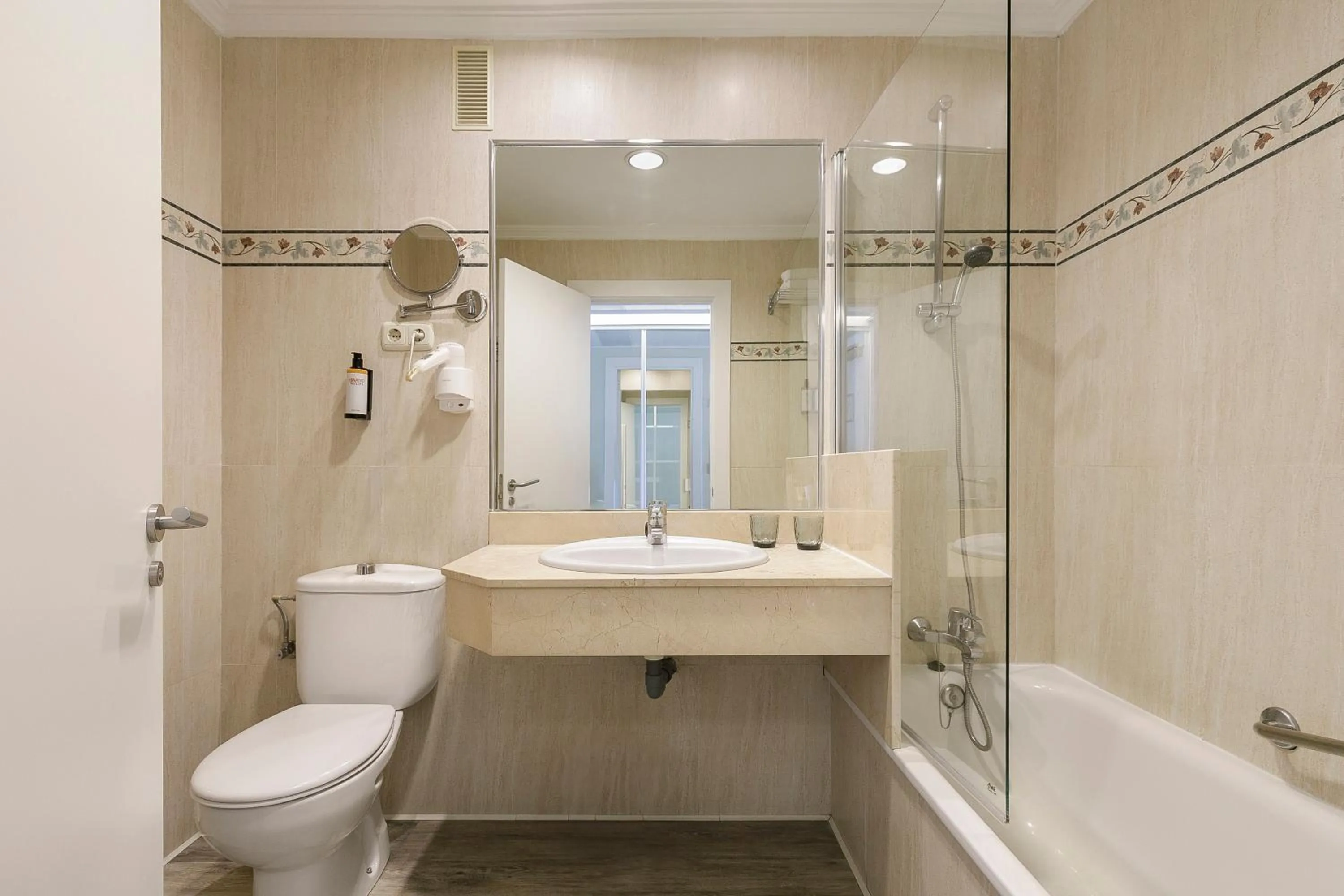 Shower in Sol Torremolinos - Don Pablo