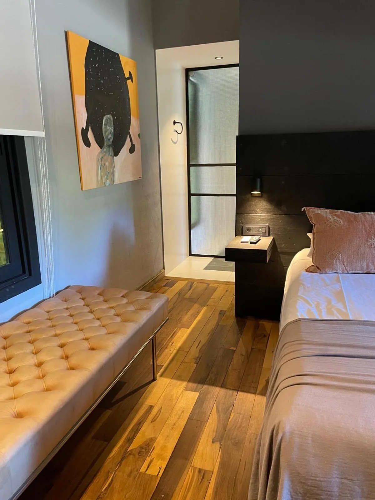 Photo of the whole room, Bed in Be House Suites & Spa